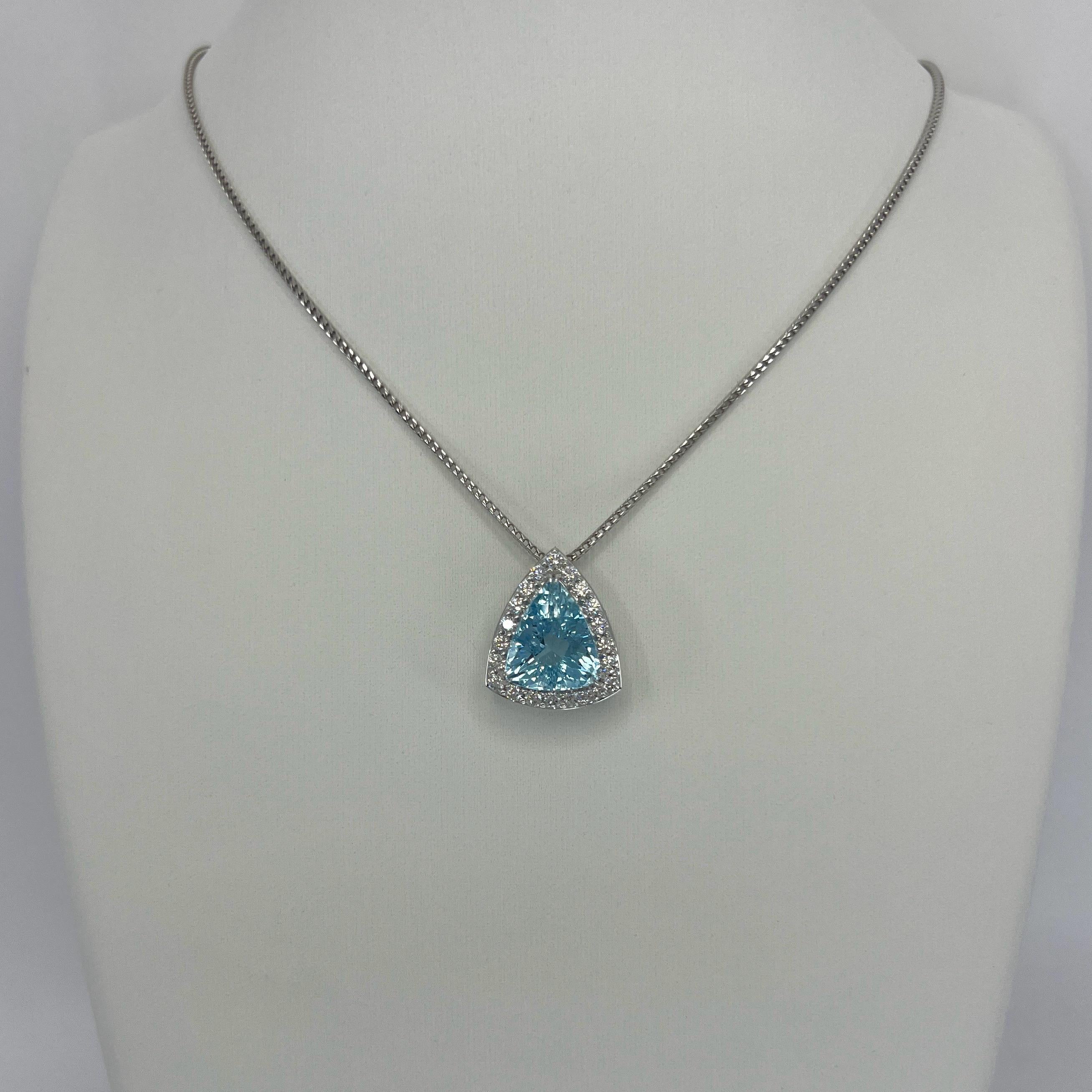 4.92ct Santa Maria Blue Aquamarine Diamond 18k White Gold Halo Pendant Necklace In New Condition In Birmingham, GB