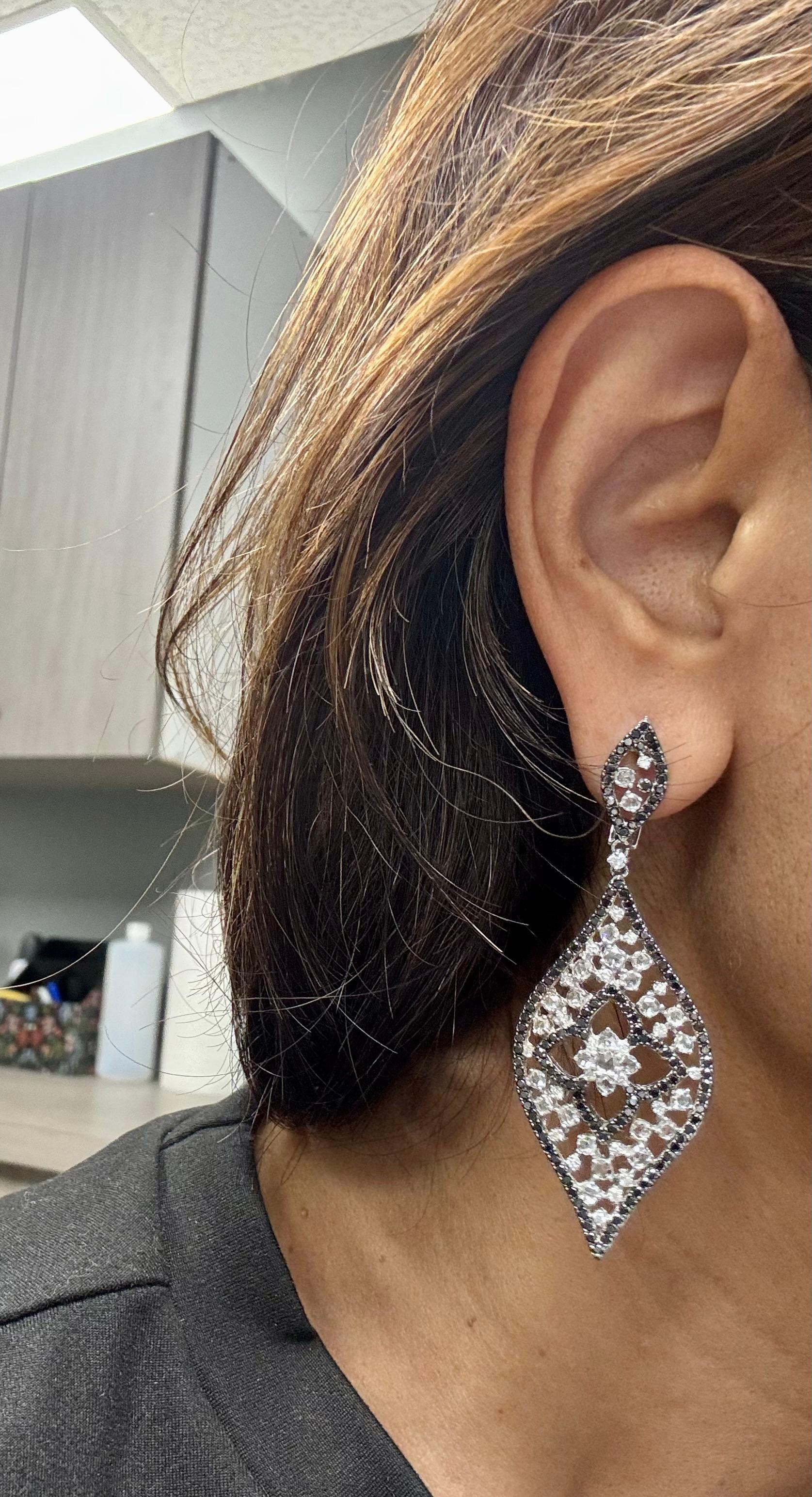 Boucles d'oreilles cocktail en diamants noirs et diamants blancs taille rose de 4,93 carats en vente 7
