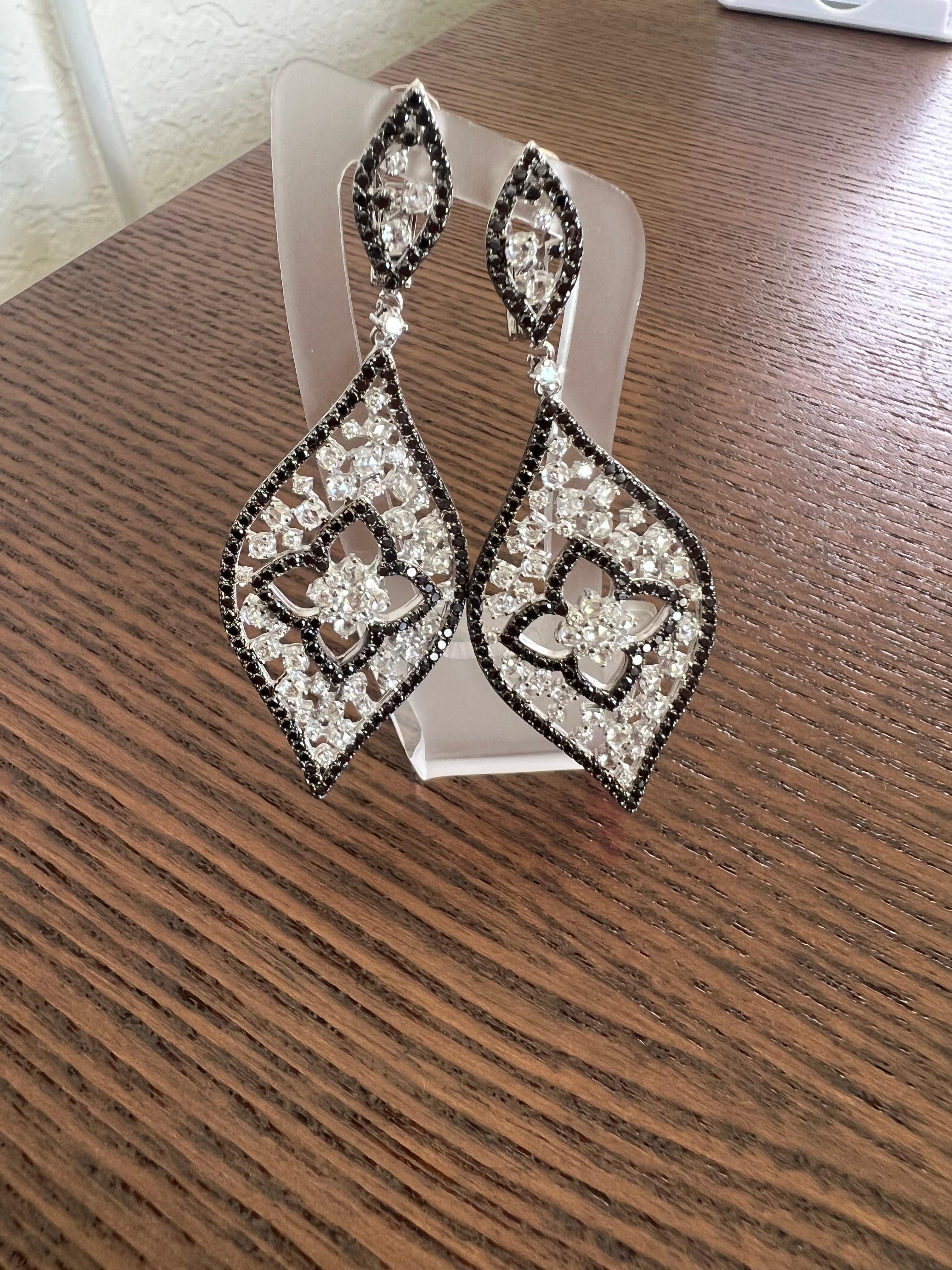 Boucles d'oreilles cocktail en diamants noirs et diamants blancs taille rose de 4,93 carats Neuf - En vente à Los Angeles, CA