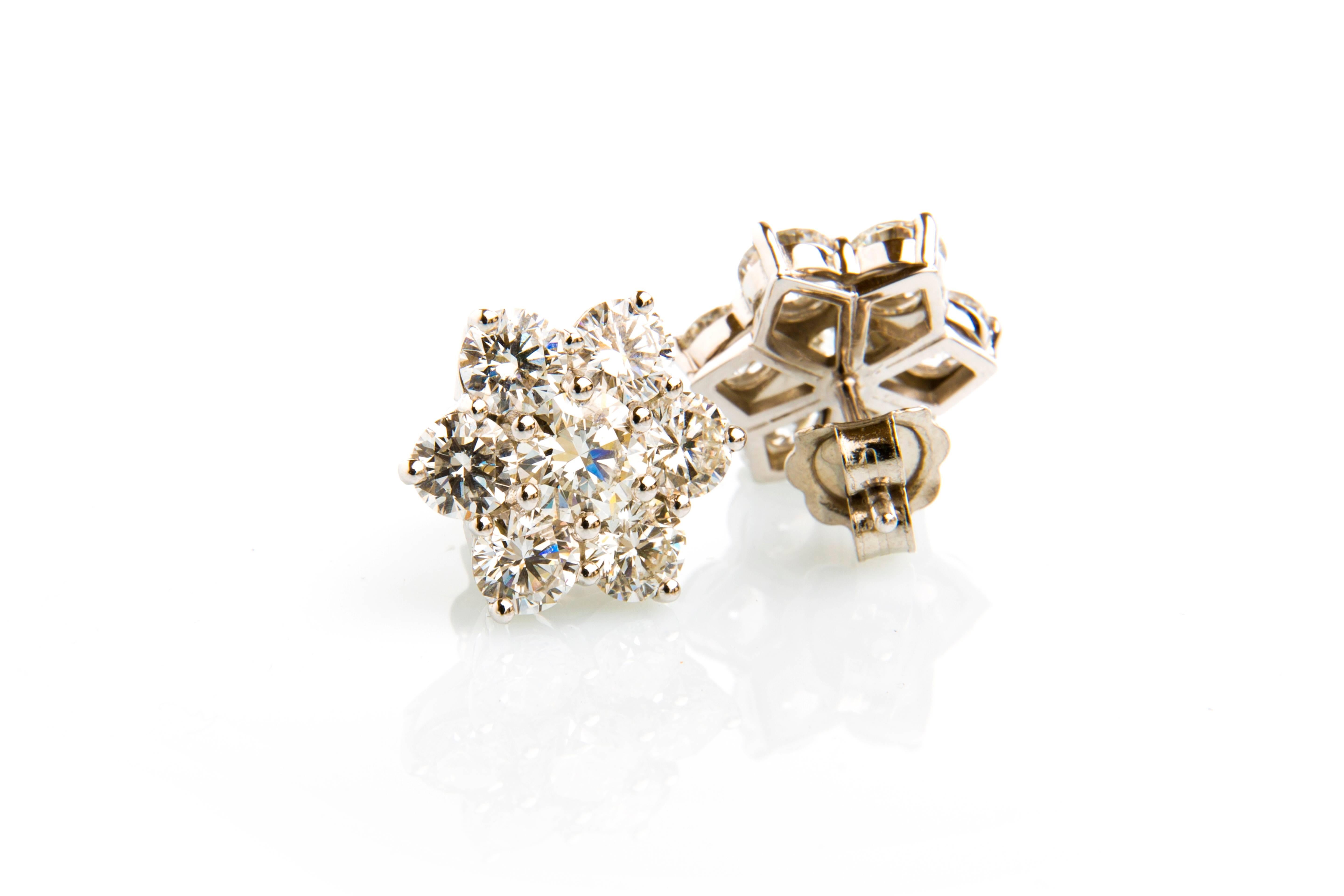 Round Cut 4.93 Carat Diamond Cluster Snowflake 18 Karat White Gold Stud Earring For Sale