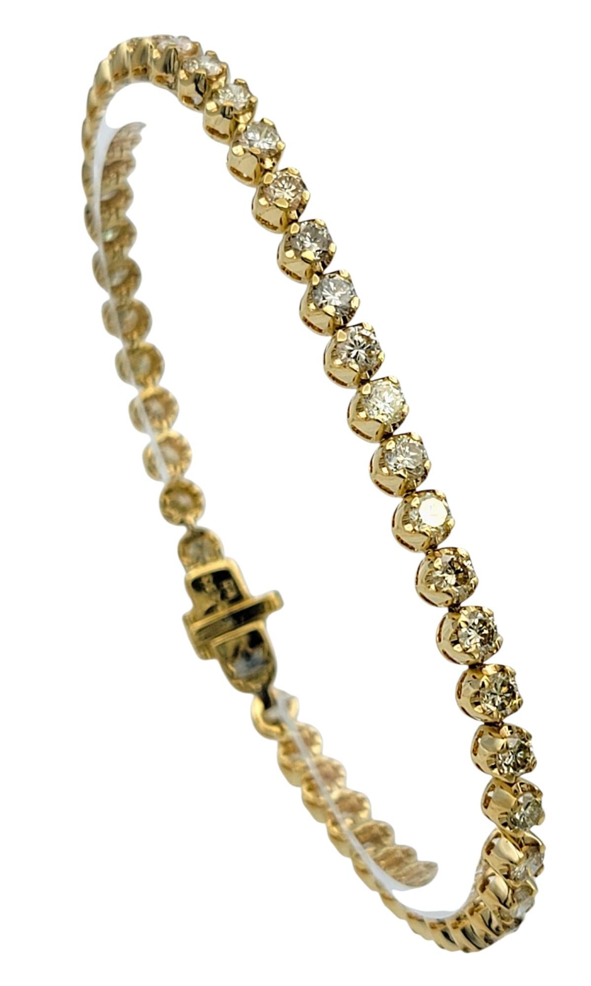 Contemporary 4.93 Carat Round Brilliant Cut Diamond Tennis Bracelet in 18 Karat Yellow Gold For Sale