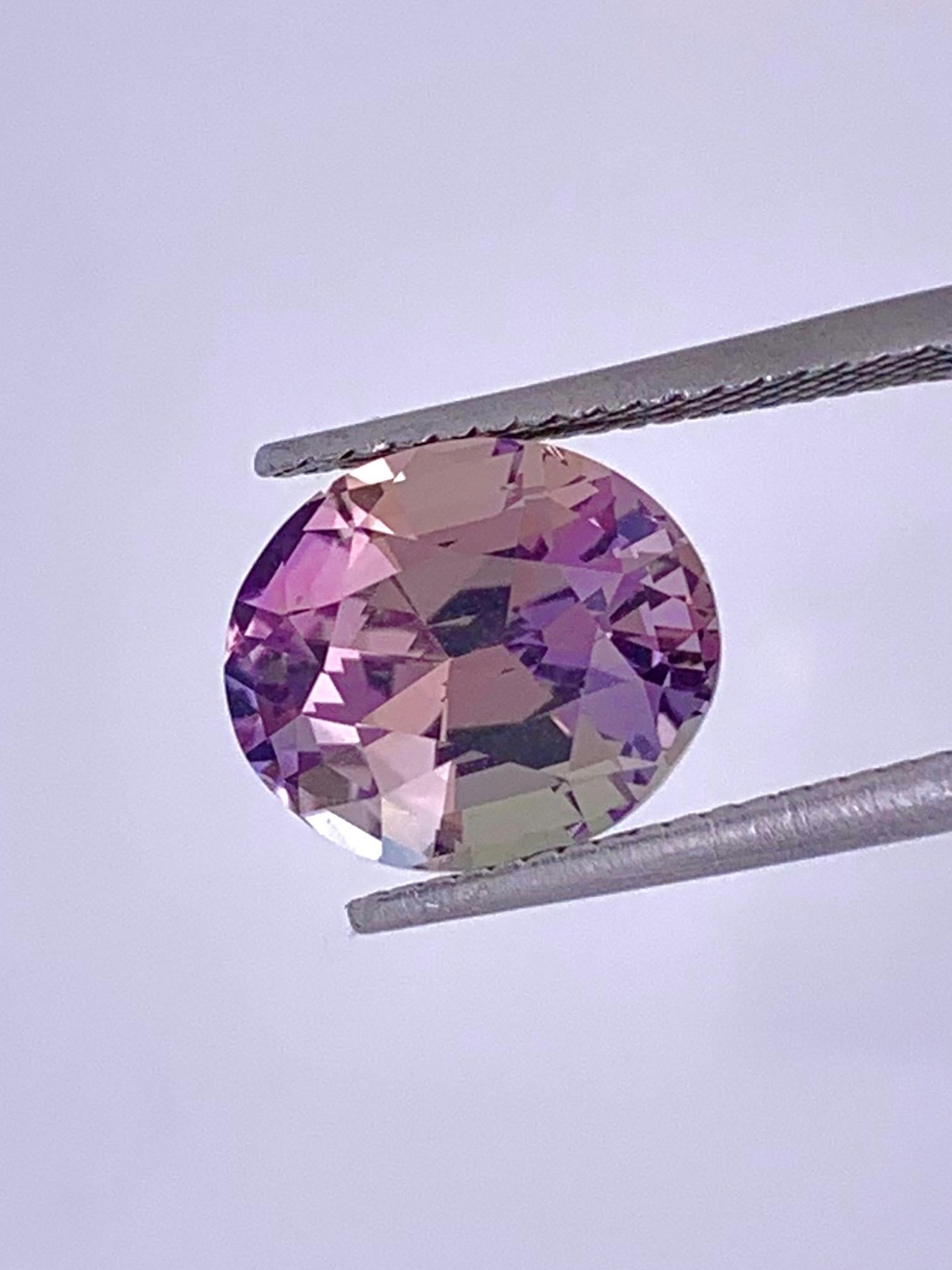 4,93 Carati Rara Tanzanite non riscaldata zoisite marrone rosato Bi colore in vendita 6