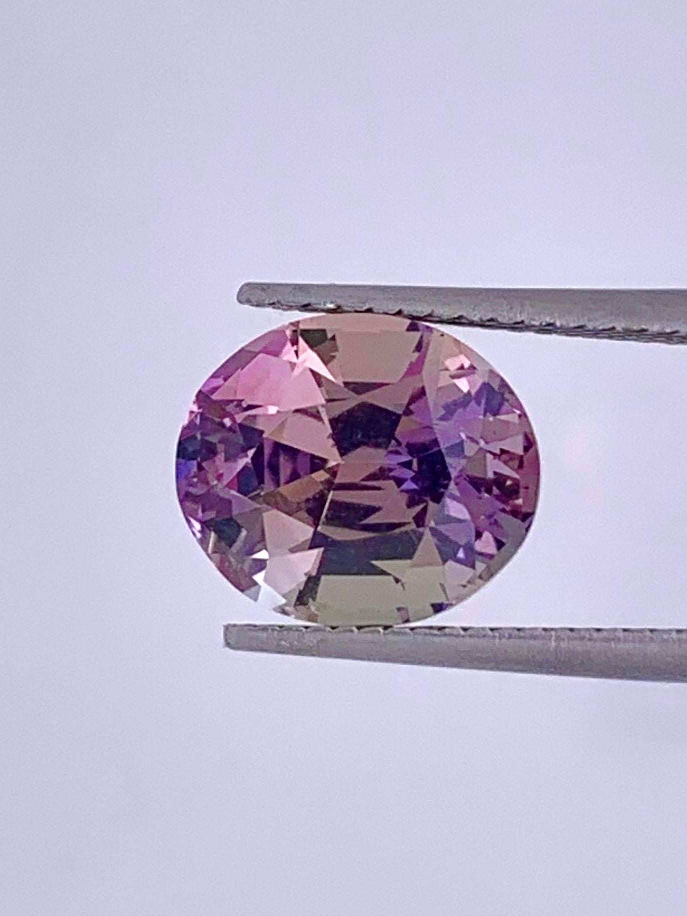 4,93 Carati Rara Tanzanite non riscaldata zoisite marrone rosato Bi colore in vendita 7