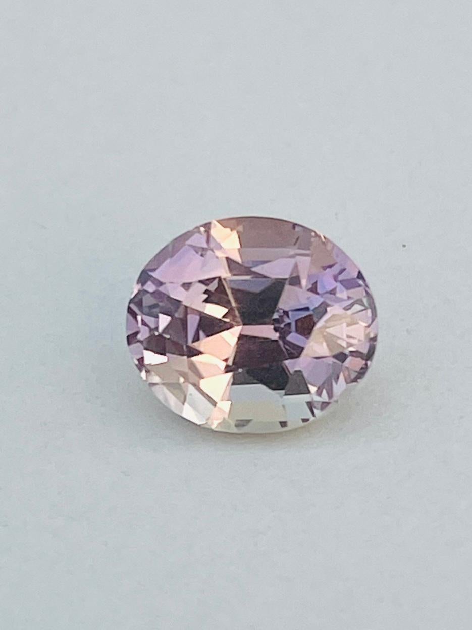 4,93 Carati Rara Tanzanite non riscaldata zoisite marrone rosato Bi colore in vendita 3
