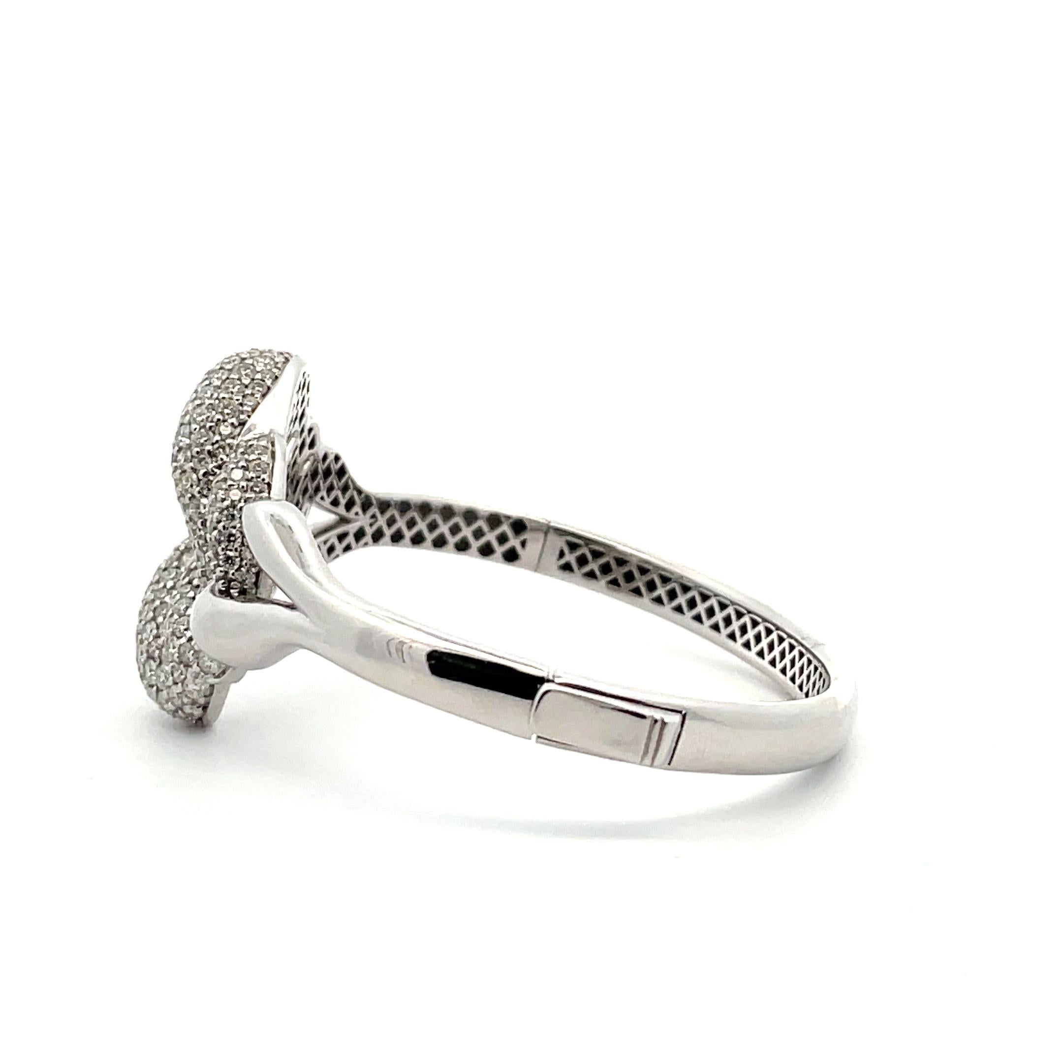 Round Cut 4.93ct, Diamond Cluster Knot Chain Link Bangle in 14k White Gold
