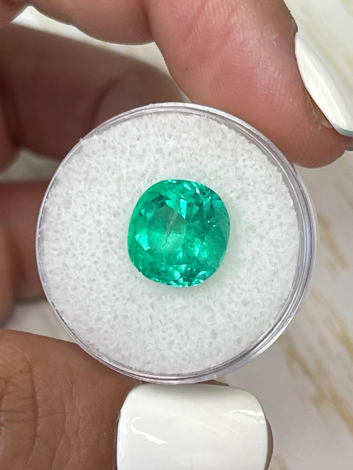 4,94 carati di smeraldo colombiano verde fine - gemma autentica con taglio a cuscino Chivor In condizioni Nuovo in vendita a Jupiter, FL