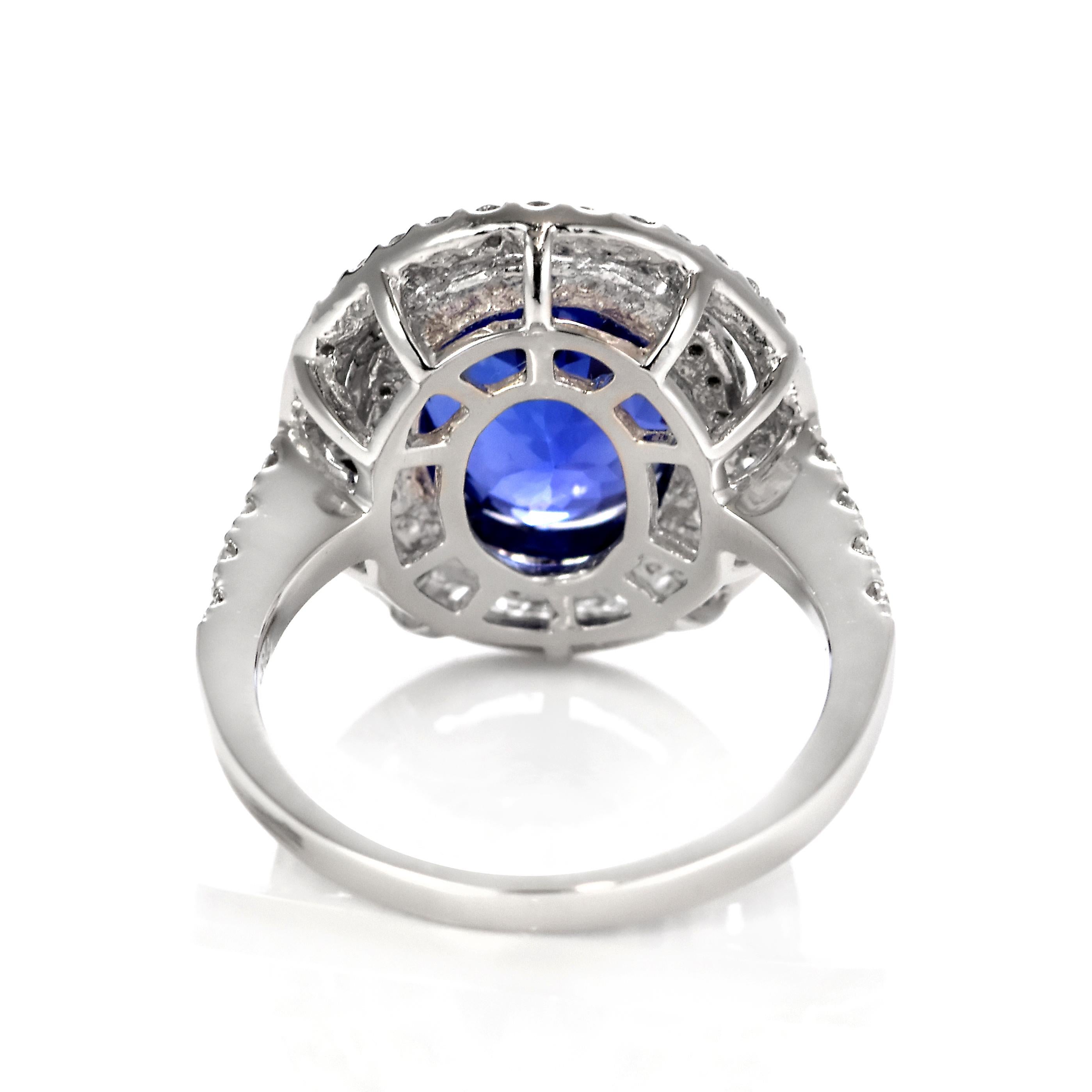 Anello di 4,94 carati di tanzanite naturale 