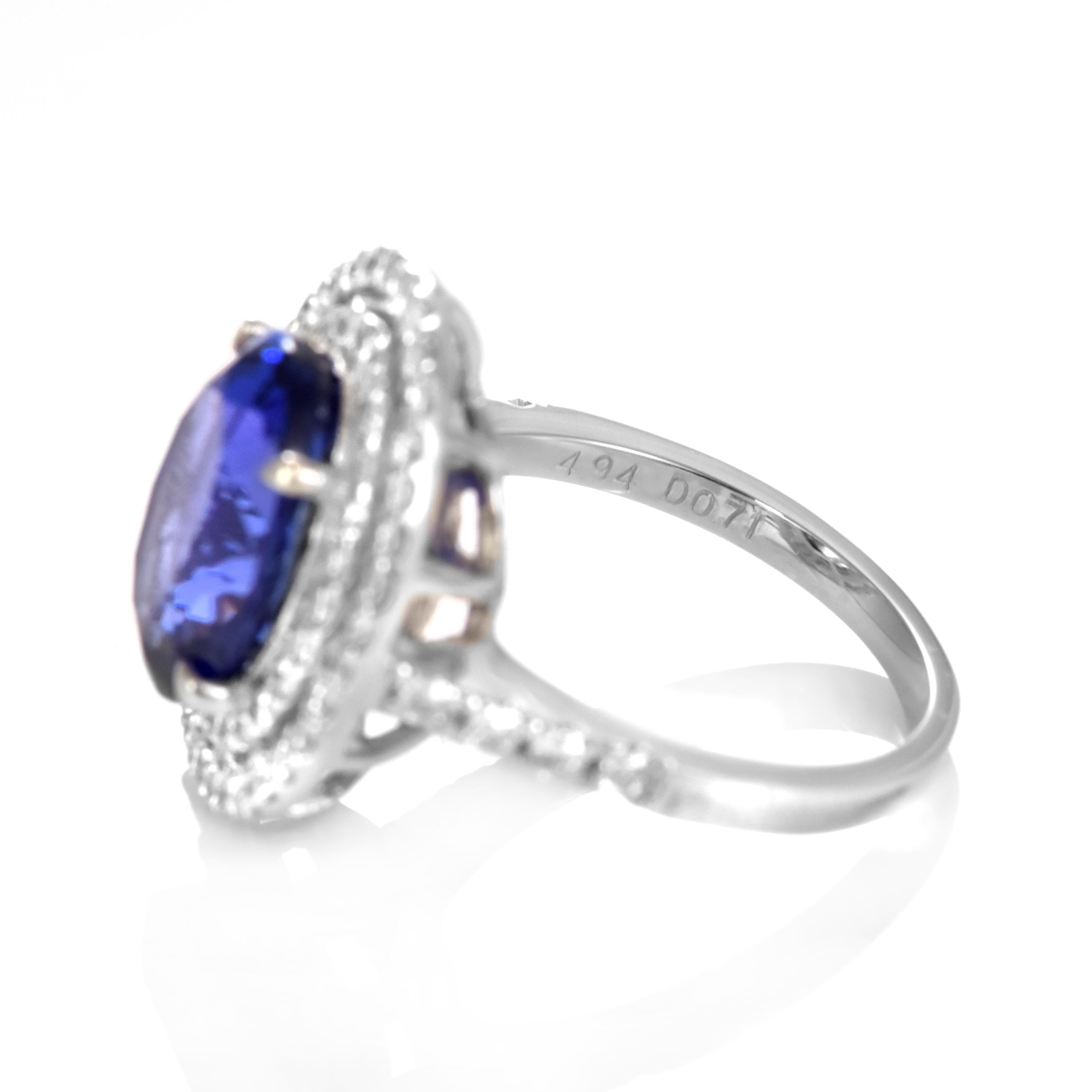 Anello di 4,94 carati di tanzanite naturale 