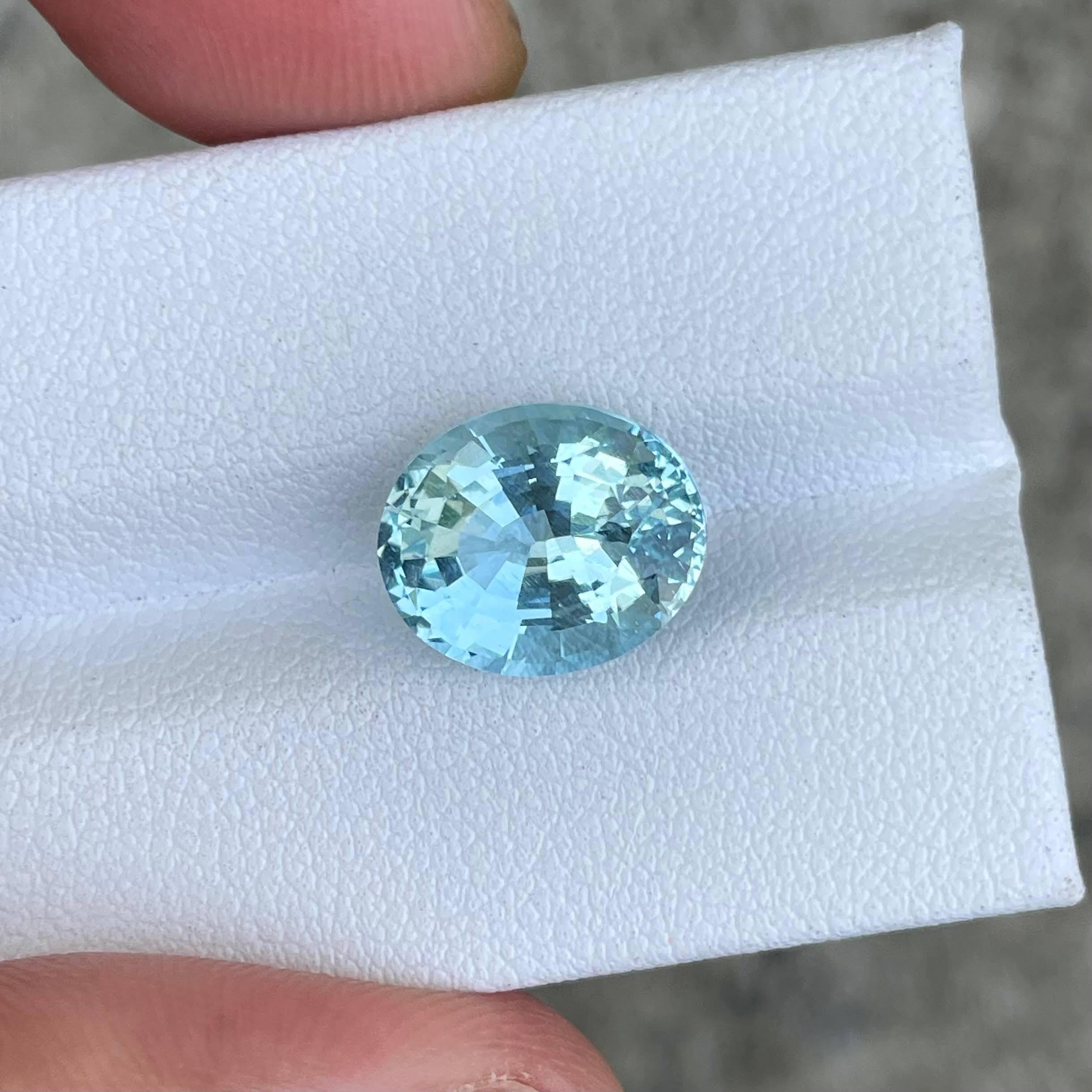 4.94 Karat Blauer Aquamarin Stein Ovalschliff Natürlicher Afrikanischer Edelstein im Zustand „Neu“ im Angebot in Bangkok, TH