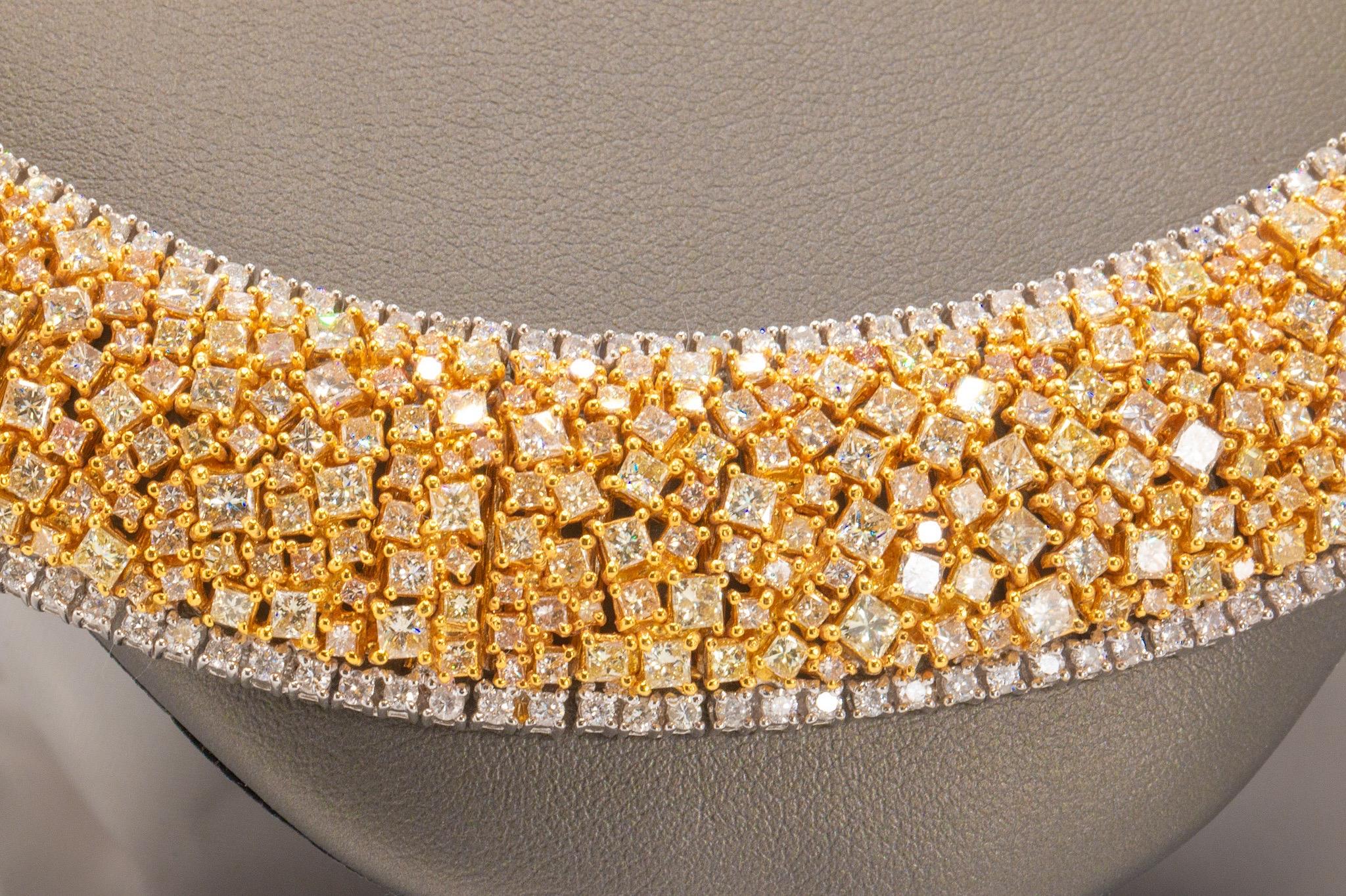 Collier bicolore en or 18 carats avec diamants multicolores 49,47 carats Neuf - En vente à Houston, TX