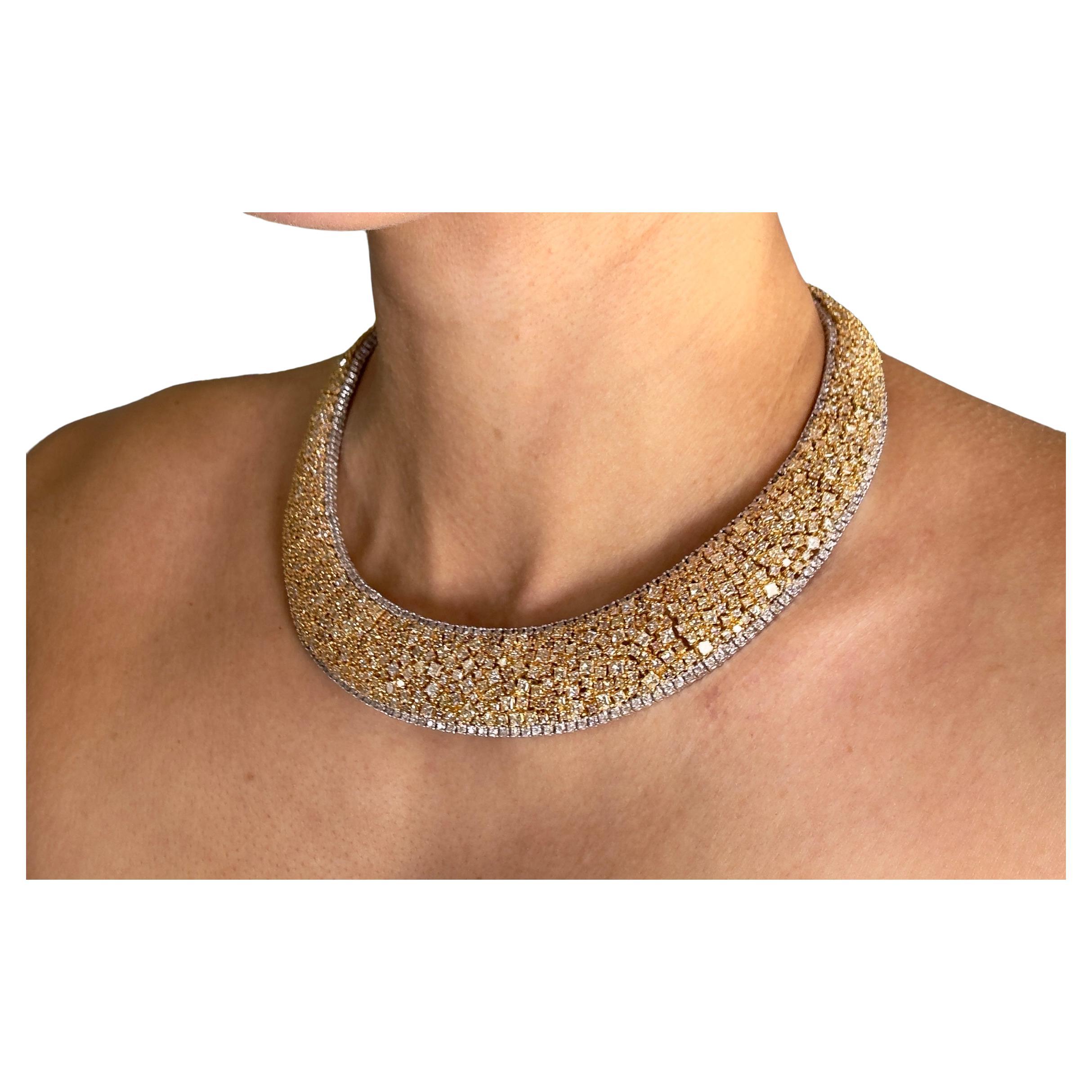 Collier bicolore en or 18 carats avec diamants multicolores 49,47 carats