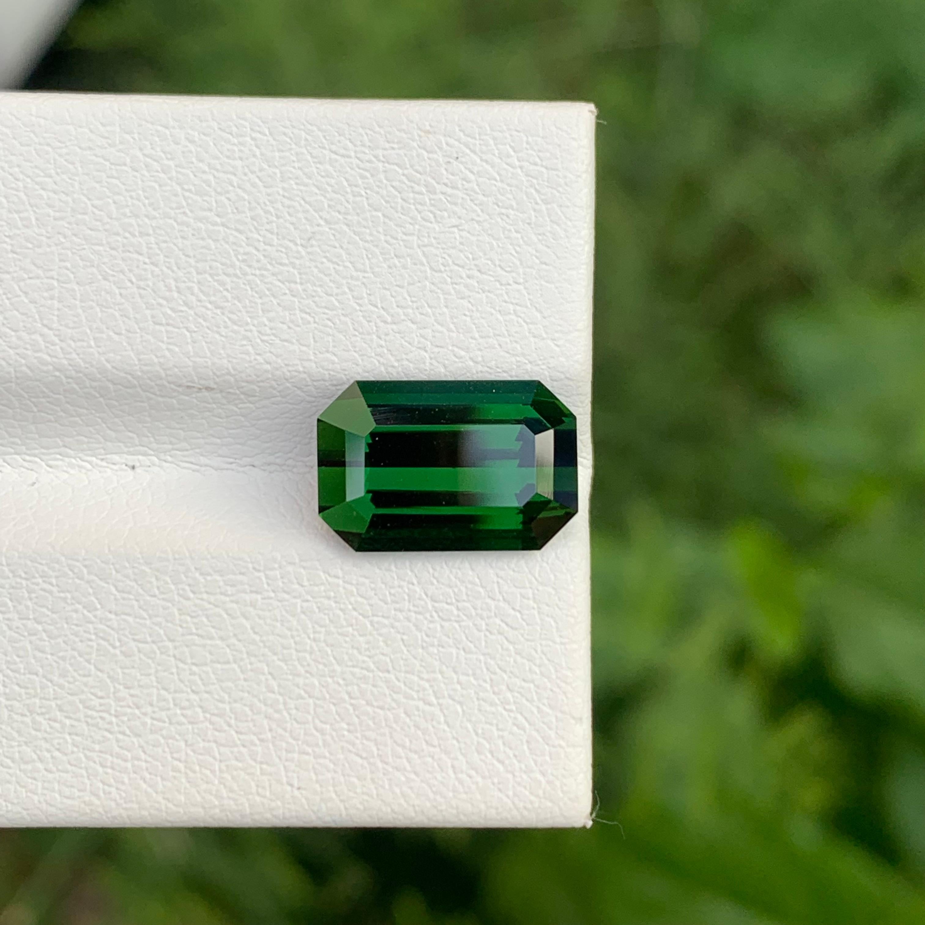 4,95 Quilates Turmalina Verde Oscura Natural Suelta Gema Forma Esmeralda Para Joyería Artes y manualidades en venta