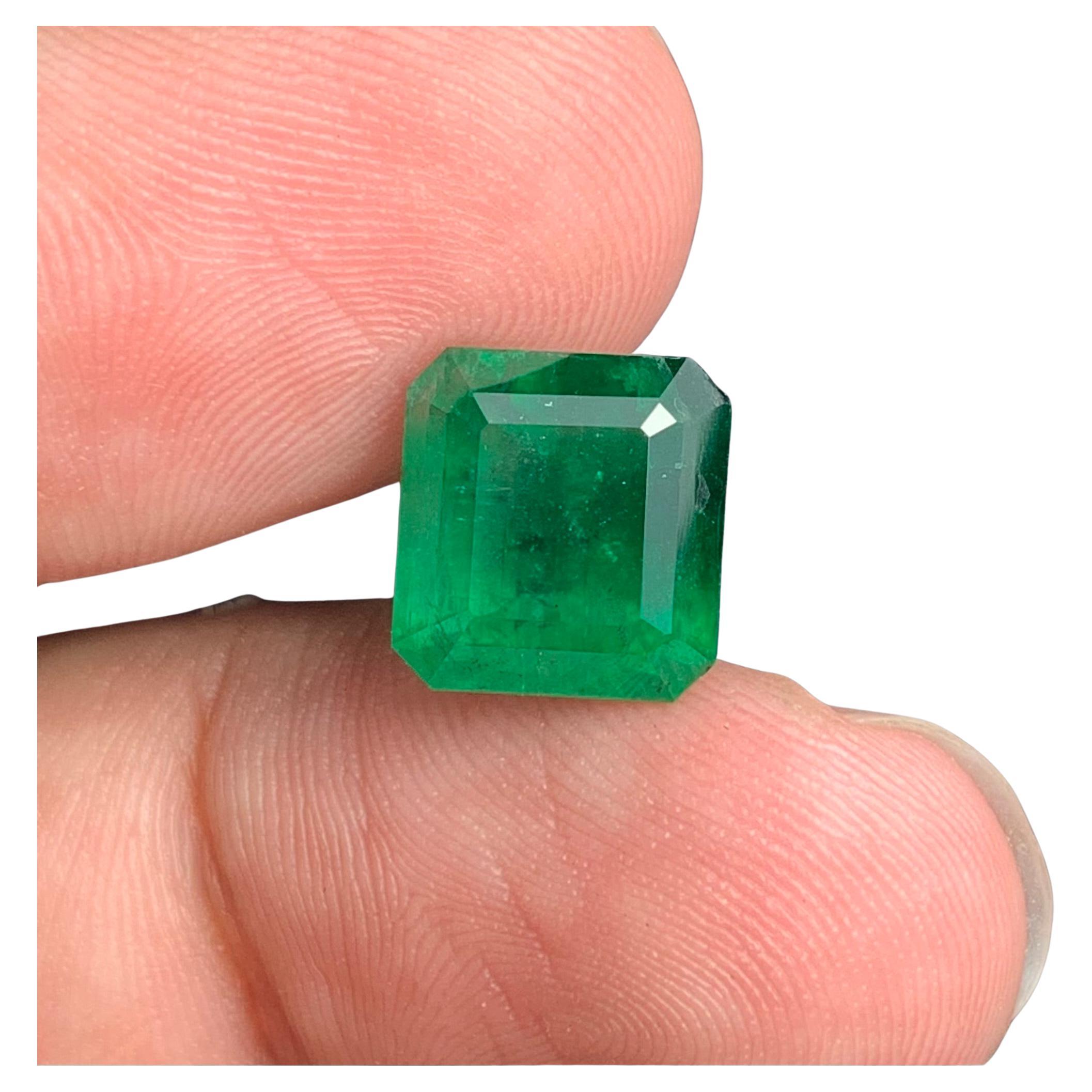 4.95 Carat Natural Loose Emerald Gemstone From Swat, Pakistan
