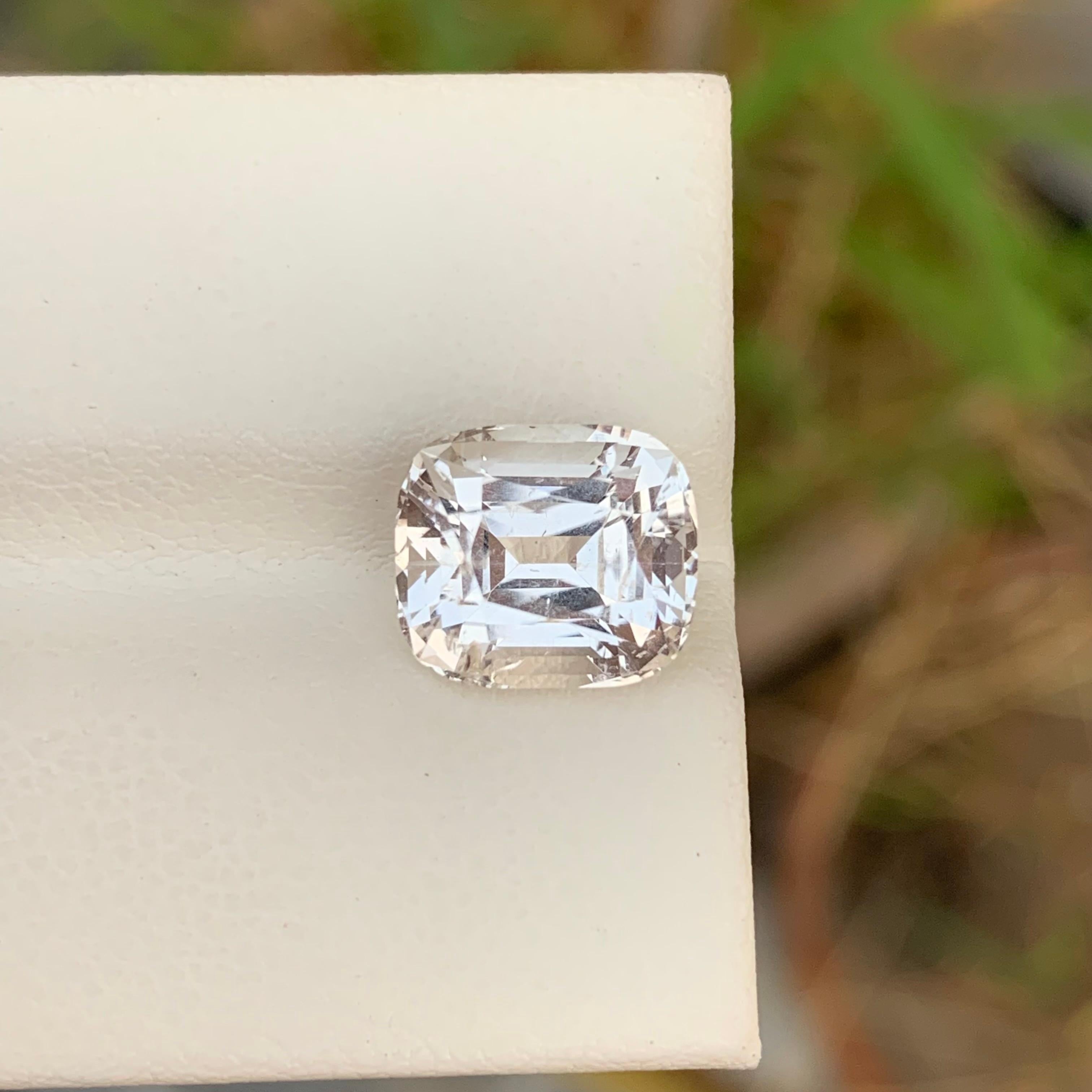 Taille coussin 4.95 Carat Natural Loose Golden Topaz Cushion Shape Gemstone (pierre précieuse en forme de coussin) en vente