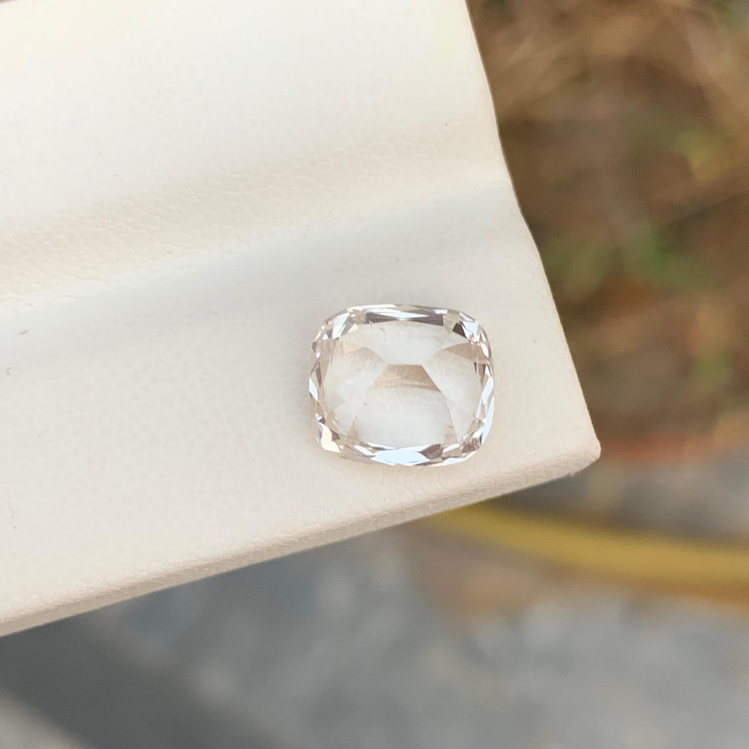 4.95 Carat Natural Loose Golden Topaz Cushion Shape Gemstone (pierre précieuse en forme de coussin) en vente 1