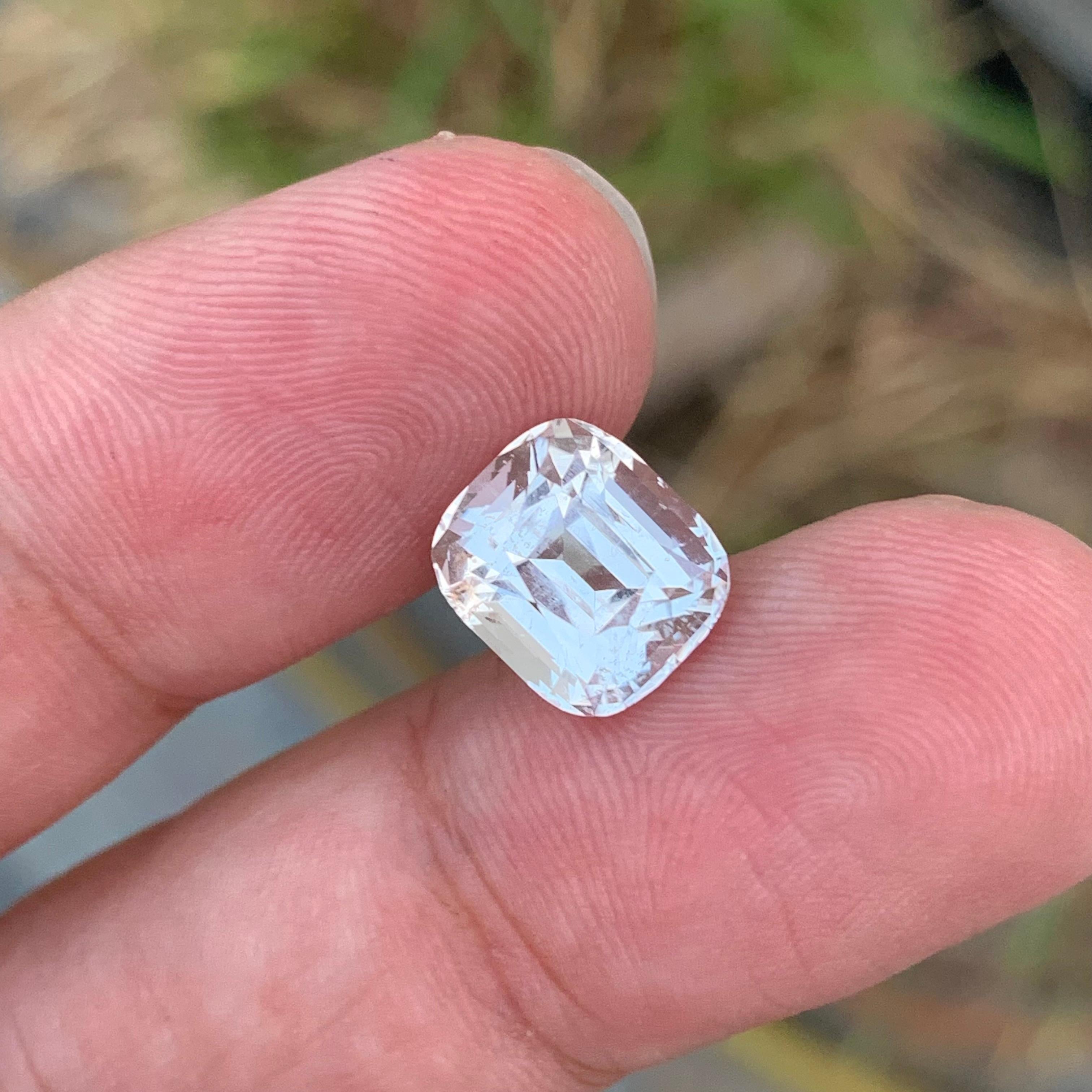 4.95 Carat Natural Loose Golden Topaz Cushion Shape Gemstone (pierre précieuse en forme de coussin) en vente 3