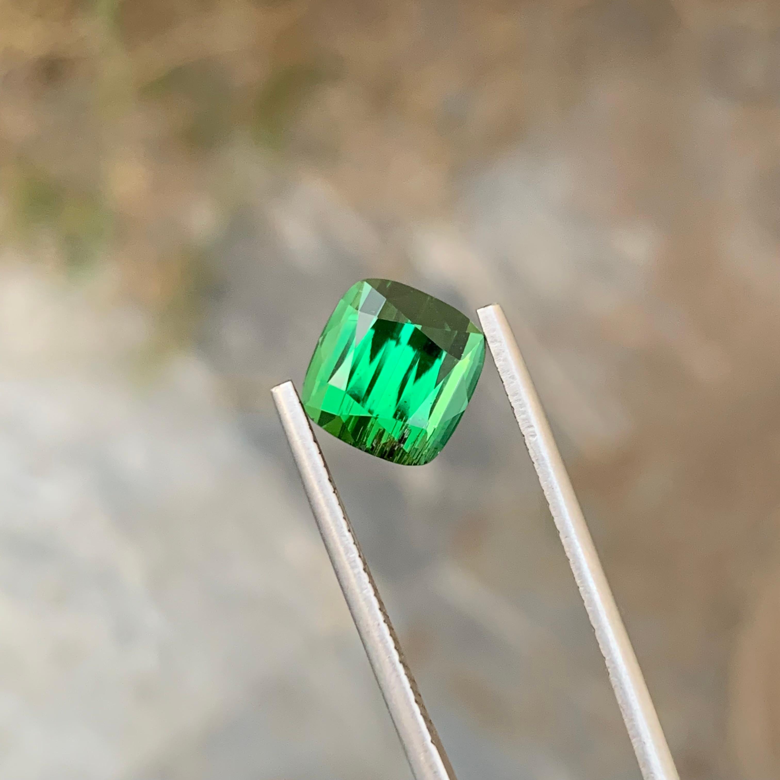 4,95 Karat natürlicher loser grüner Turmalin in Kissenform in Kissenform für Verlobungsring (Kissenschliff) im Angebot