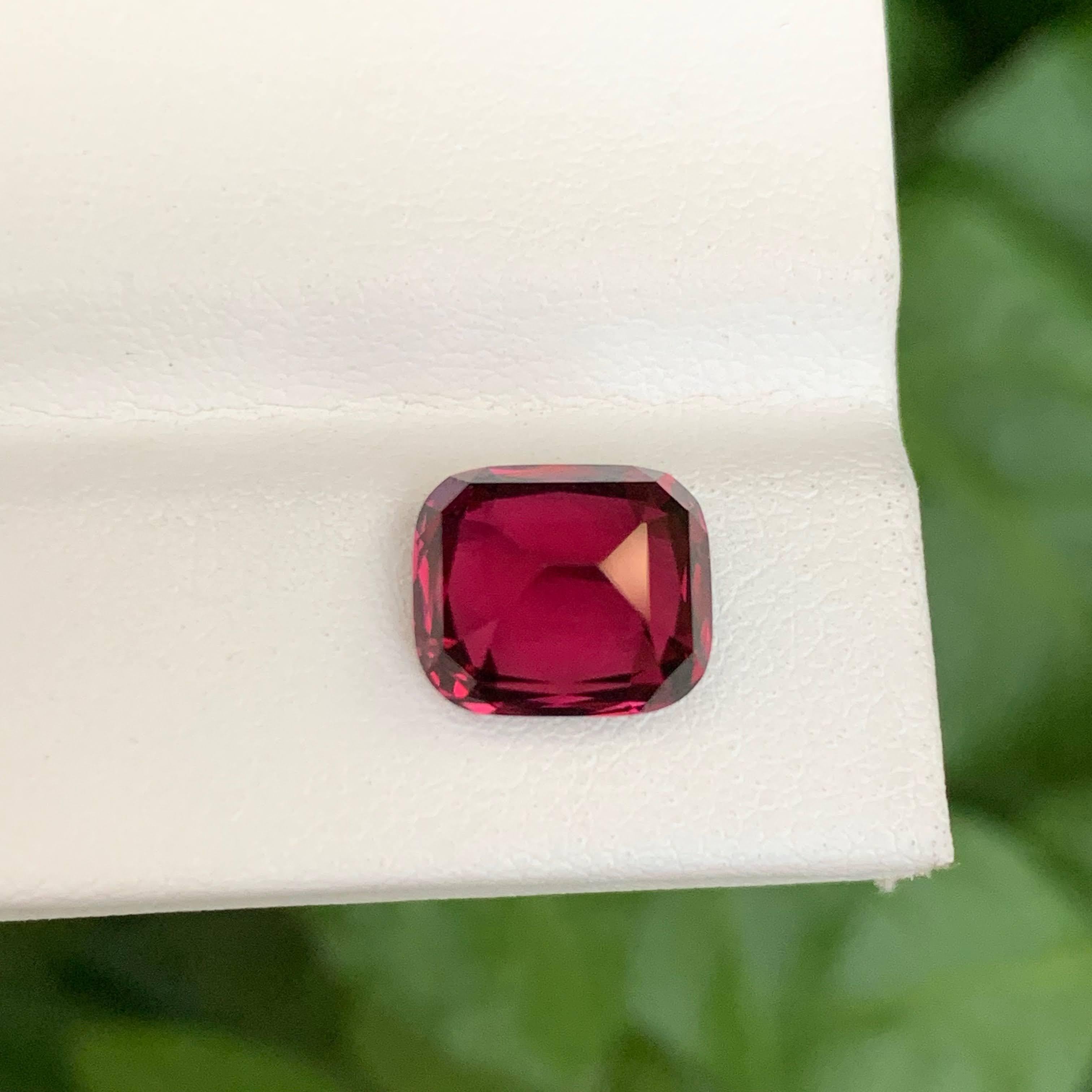 4.95 Carat Natural Loose Pinkish Red Umbalite Garnet Cushion Cut From Tanzania In New Condition For Sale In Bangkok, TH