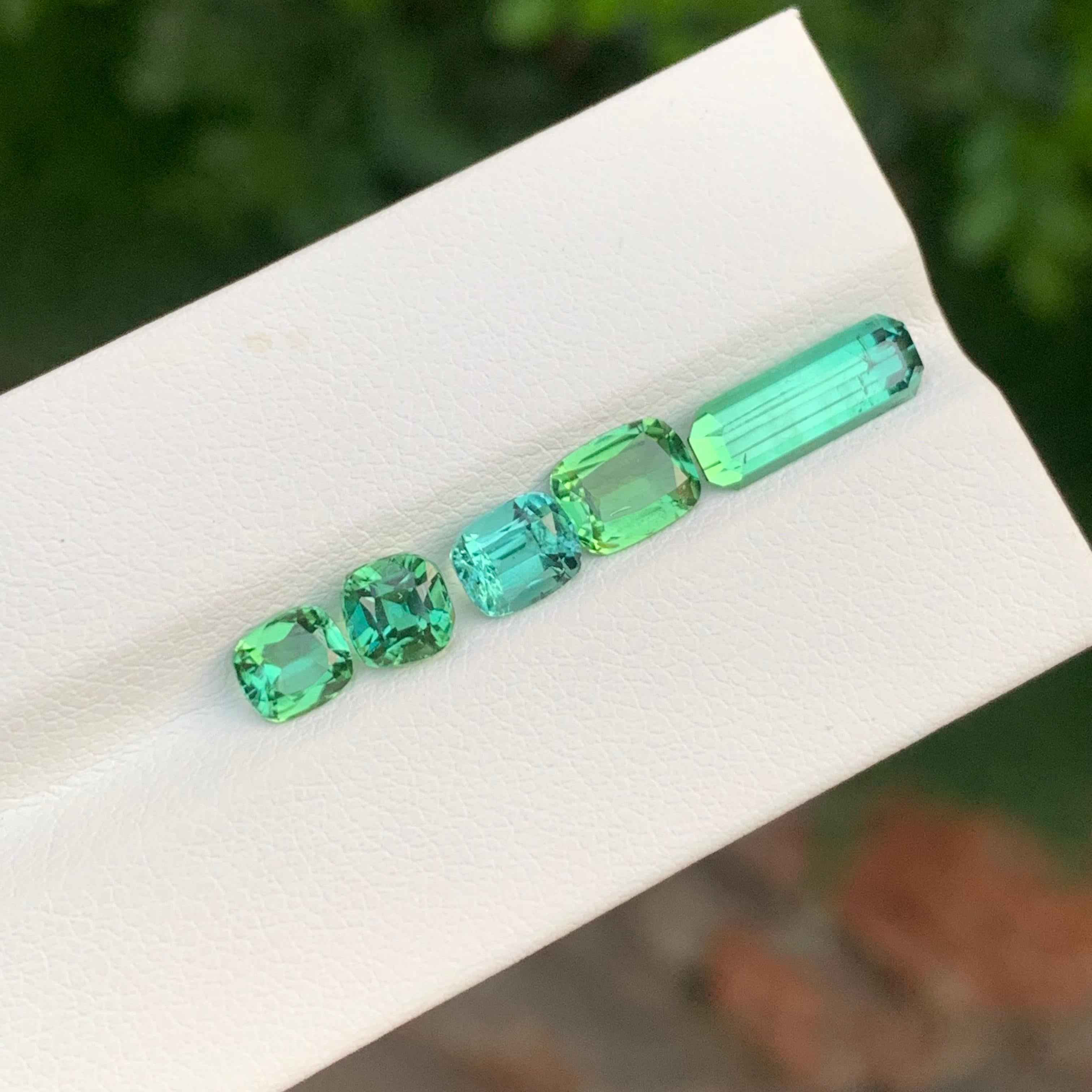Tourmaline naturelle non sertie de 4,95 carats, pierre précieuse pour bijoux Unisexe en vente