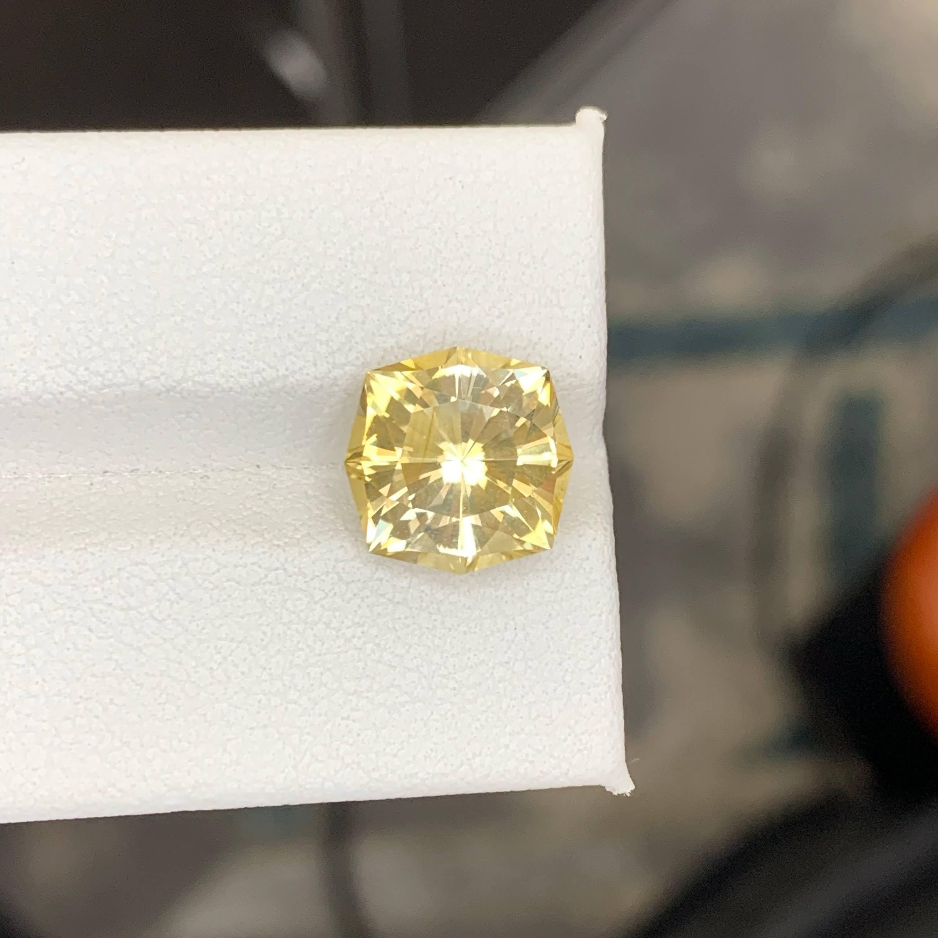 4,95 carati di Citrino giallo sciolto naturale con taglio a cuscino di fantasia Gemma brasiliana In condizioni Nuovo in vendita a Bangkok, TH