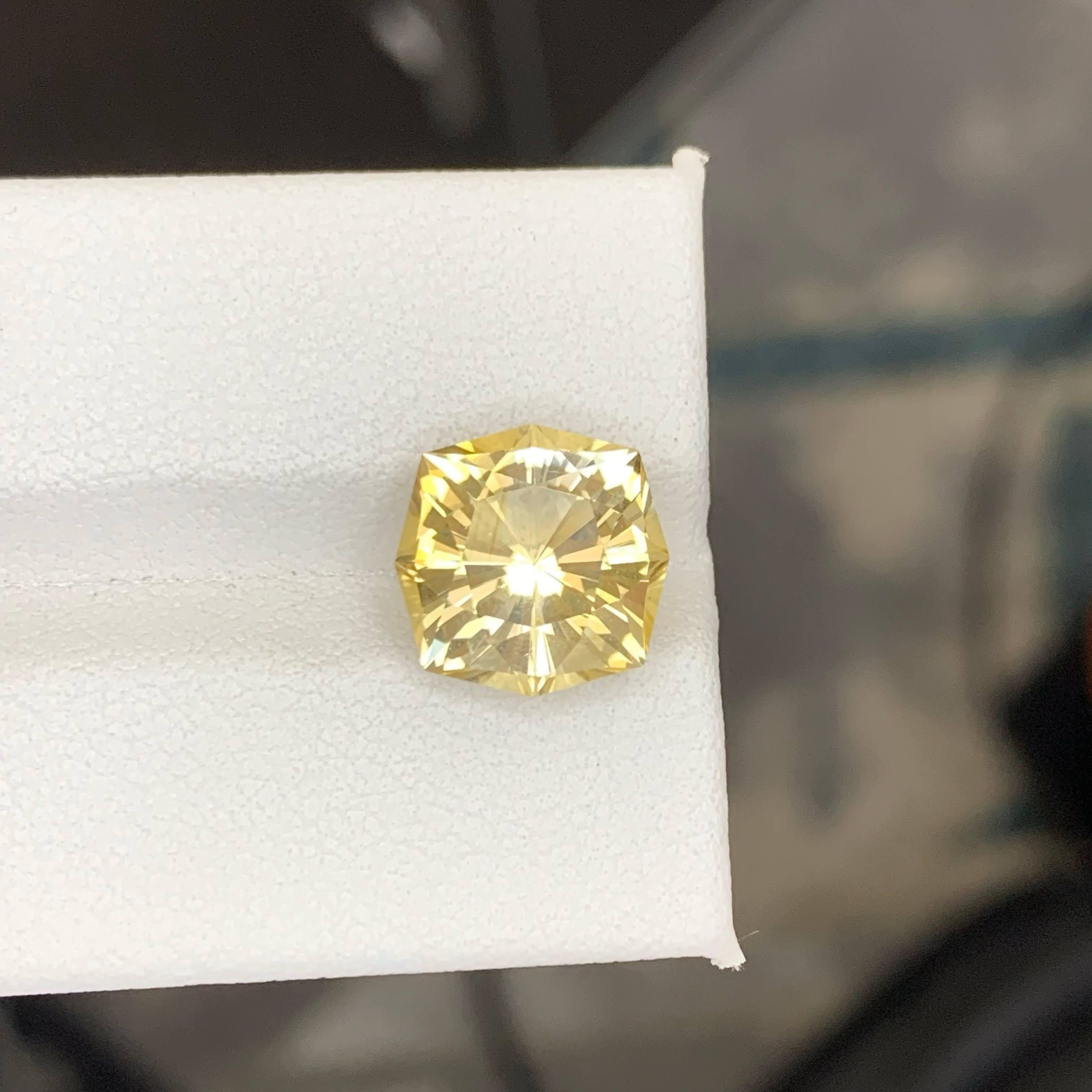 da uomo o donna 4,95 carati di Citrino giallo sciolto naturale con taglio a cuscino di fantasia Gemma brasiliana in vendita