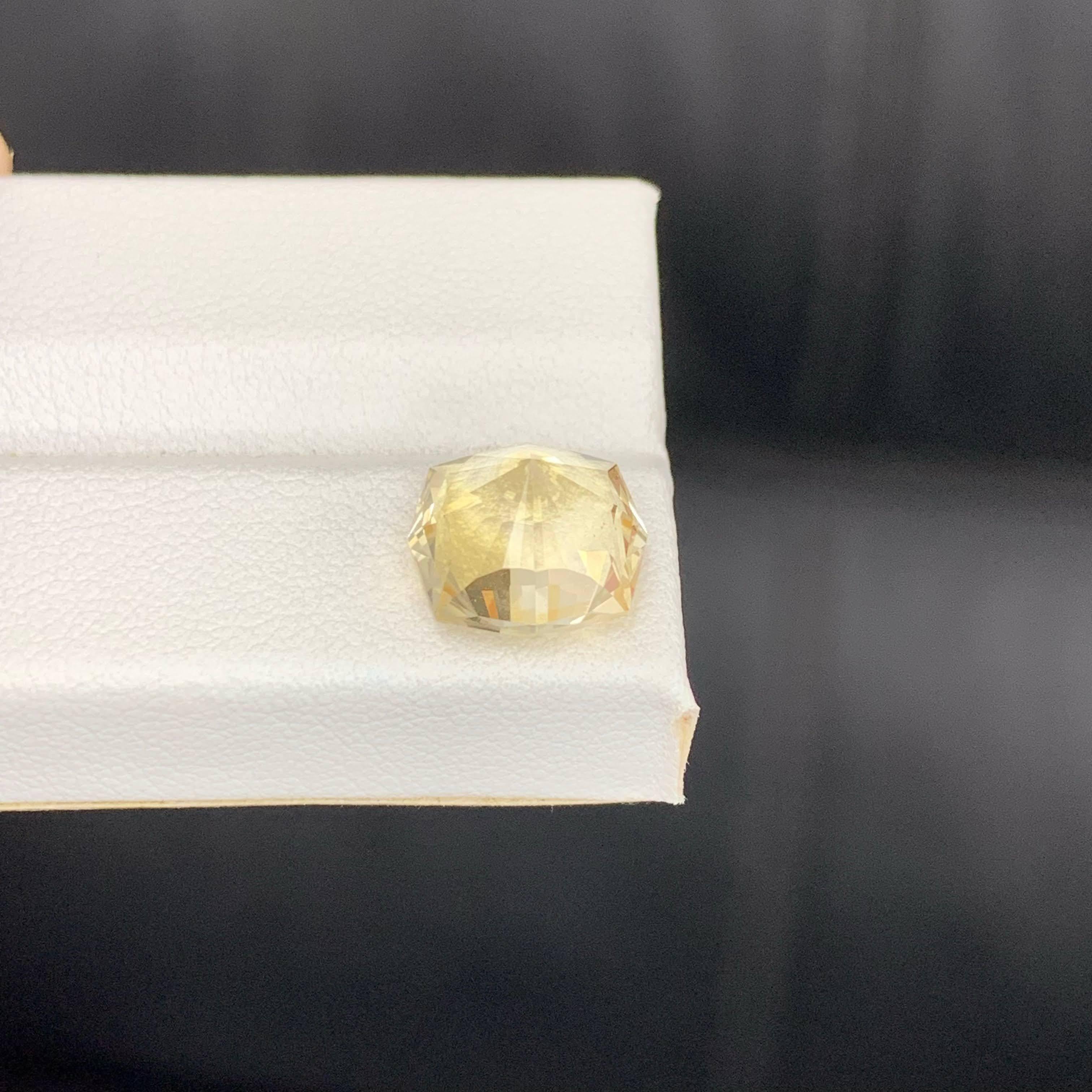 4,95 carati di Citrino giallo sciolto naturale con taglio a cuscino di fantasia Gemma brasiliana in vendita 2