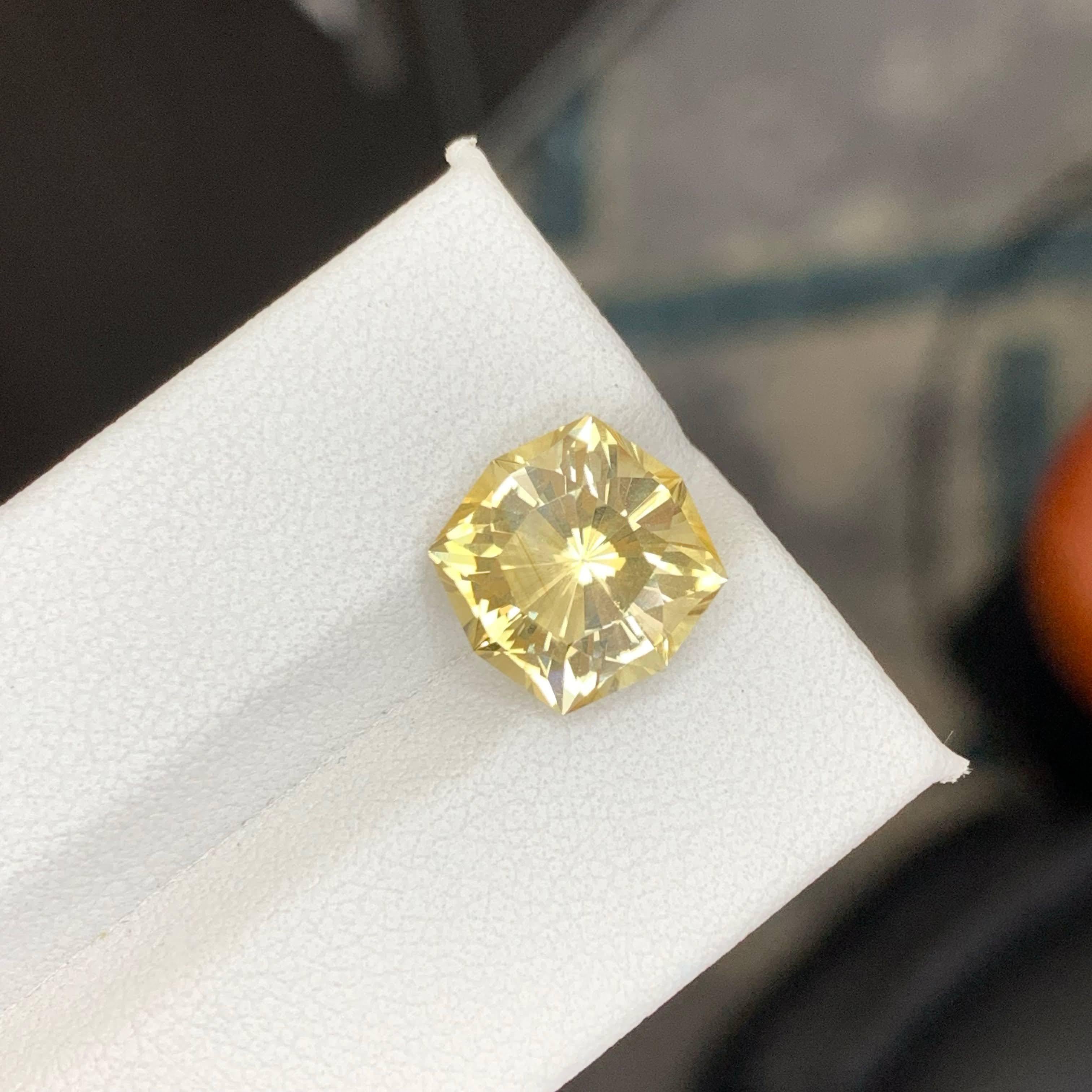 4,95 carati di Citrino giallo sciolto naturale con taglio a cuscino di fantasia Gemma brasiliana in vendita 3