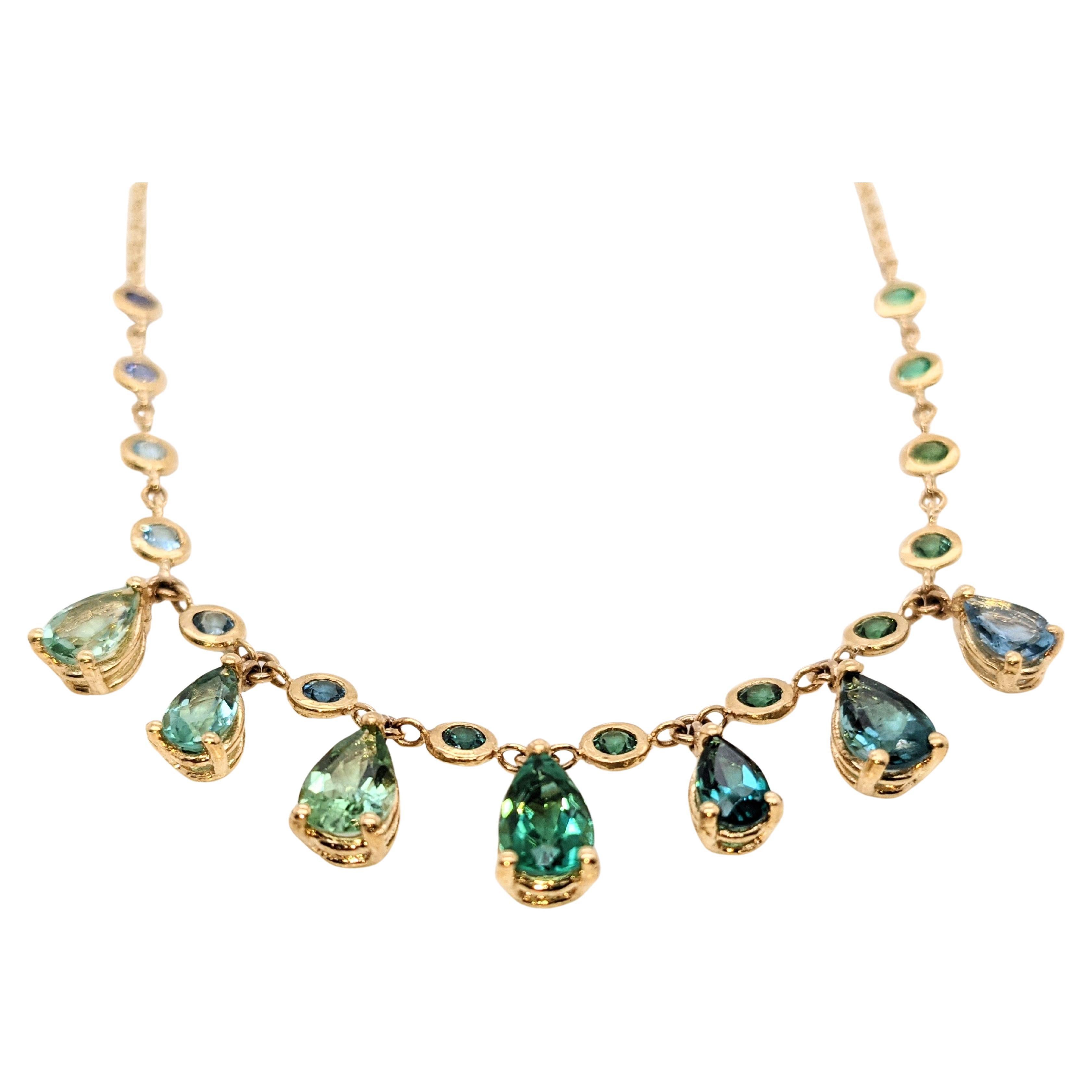 Collier saphir émeraude aigue-marine tourmaline 4.95 carats or jaune 18k