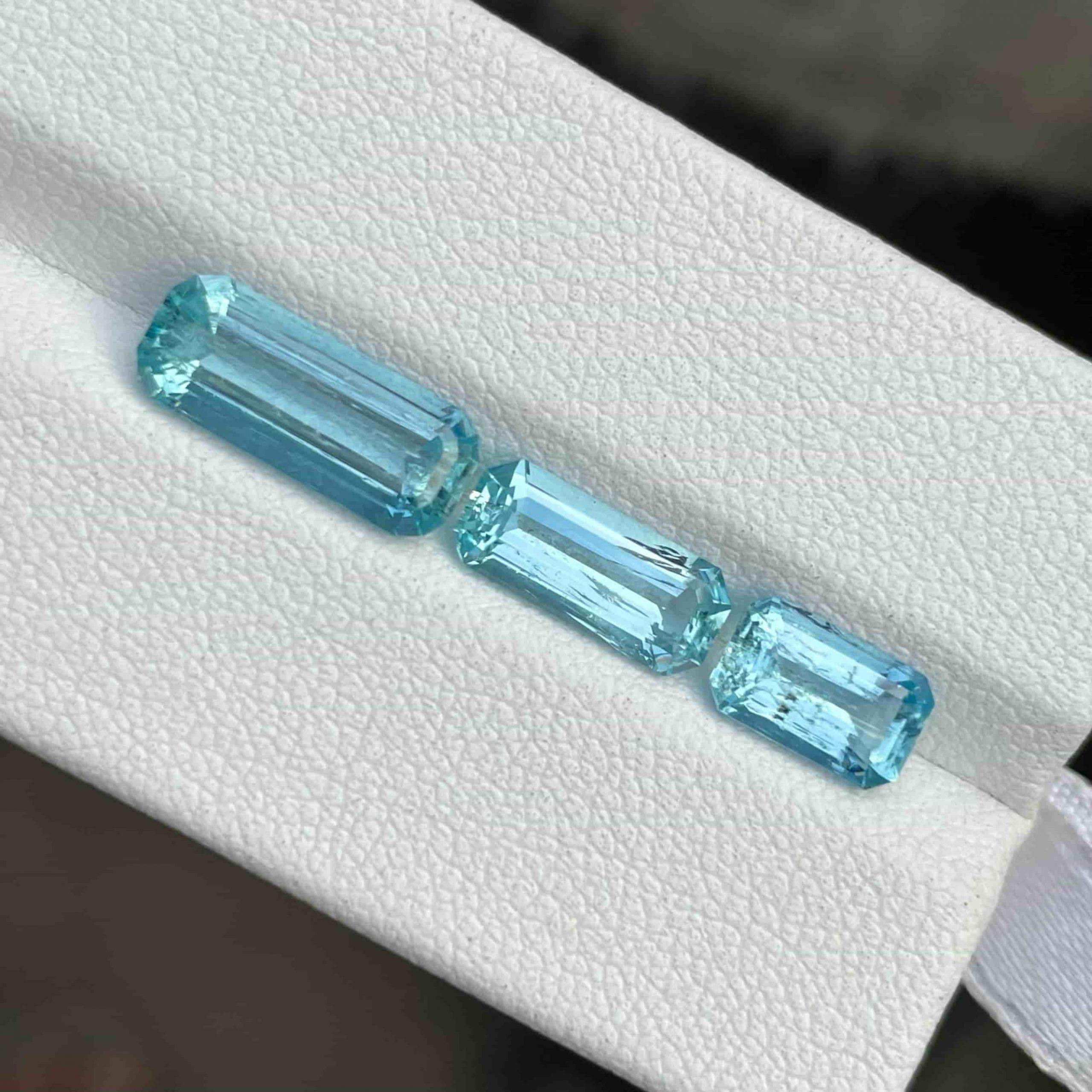 Modern 4.95 Carats Intense Blue Aquamarine Stone Batch Loose Gemstones From Brazil For Sale