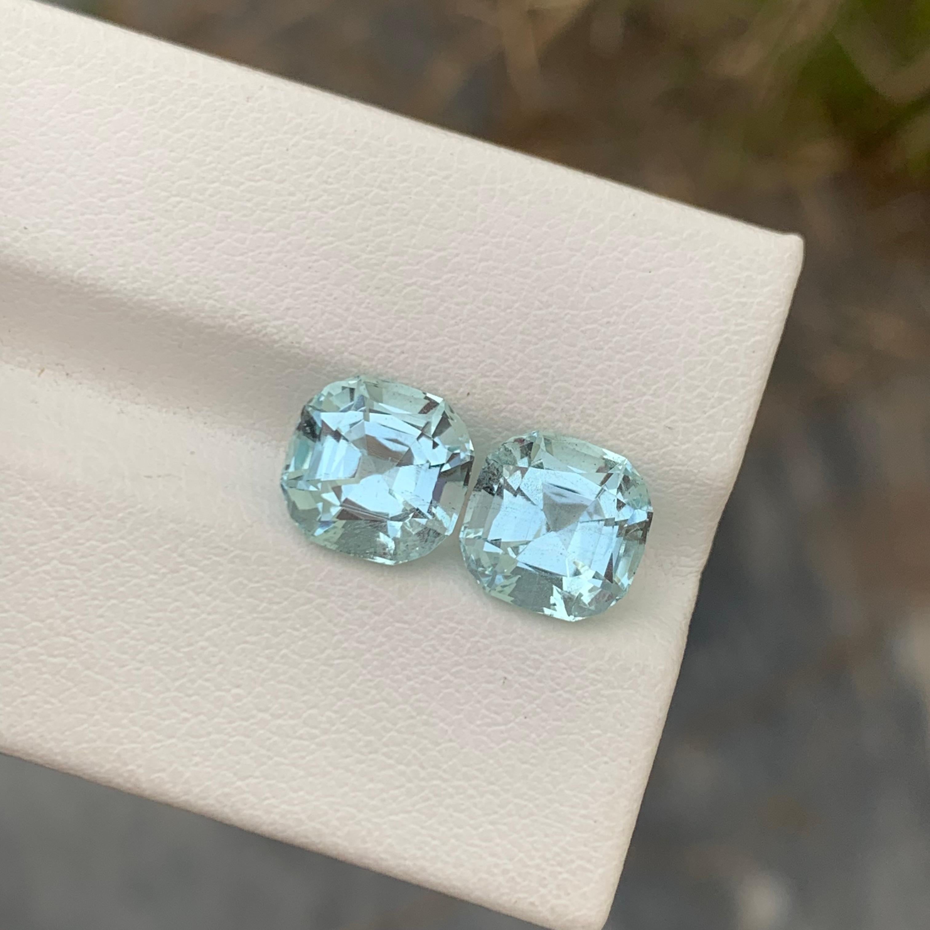 4.95 Carats Natural Loose Slightly Included Aquamarine Pair For Earrings In New Condition For Sale In Peshawar, PK