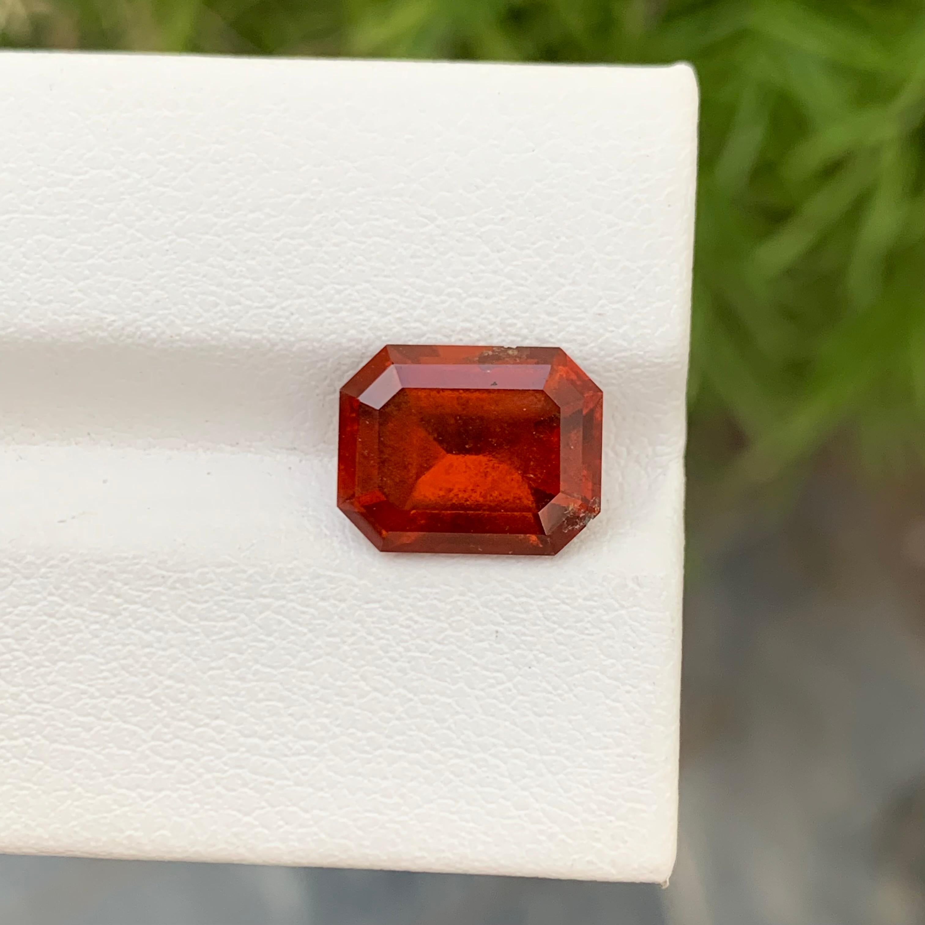 4.95 Carats Pretty Natural Loose Smoky Hessonite Garnet Gem For Ring  In New Condition For Sale In Peshawar, PK