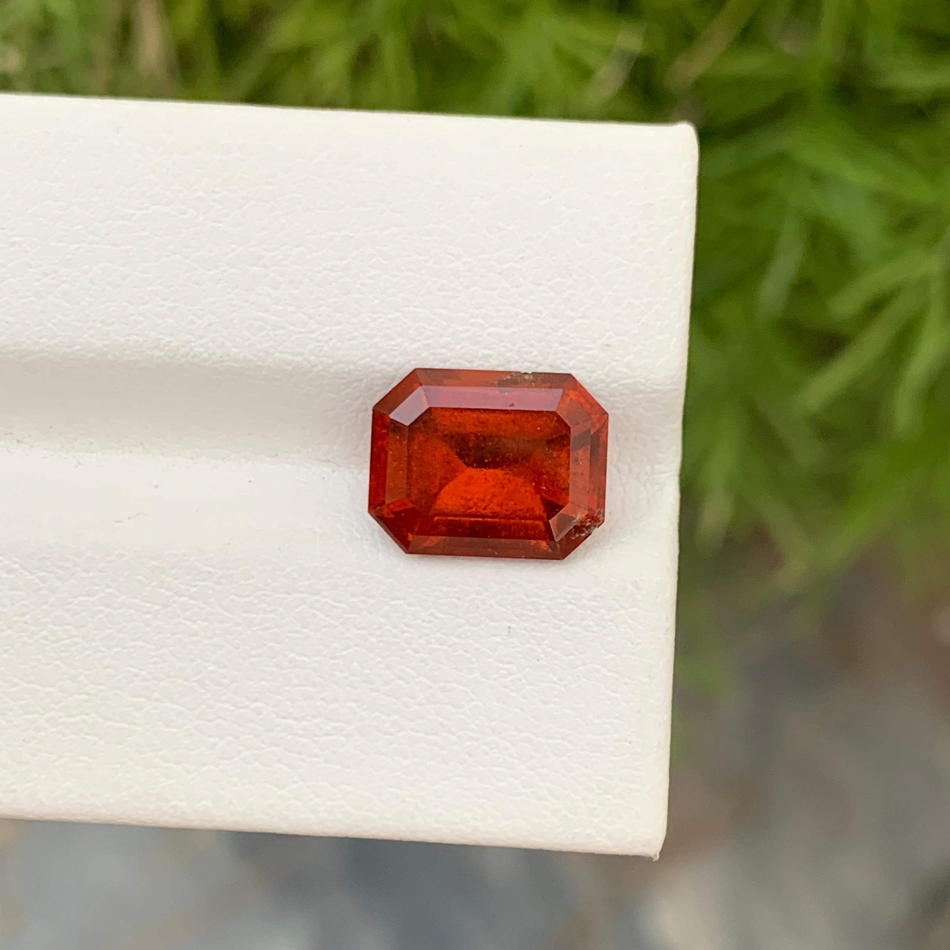Women's or Men's 4.95 Carats Pretty Natural Loose Smoky Hessonite Garnet Gem For Ring  For Sale