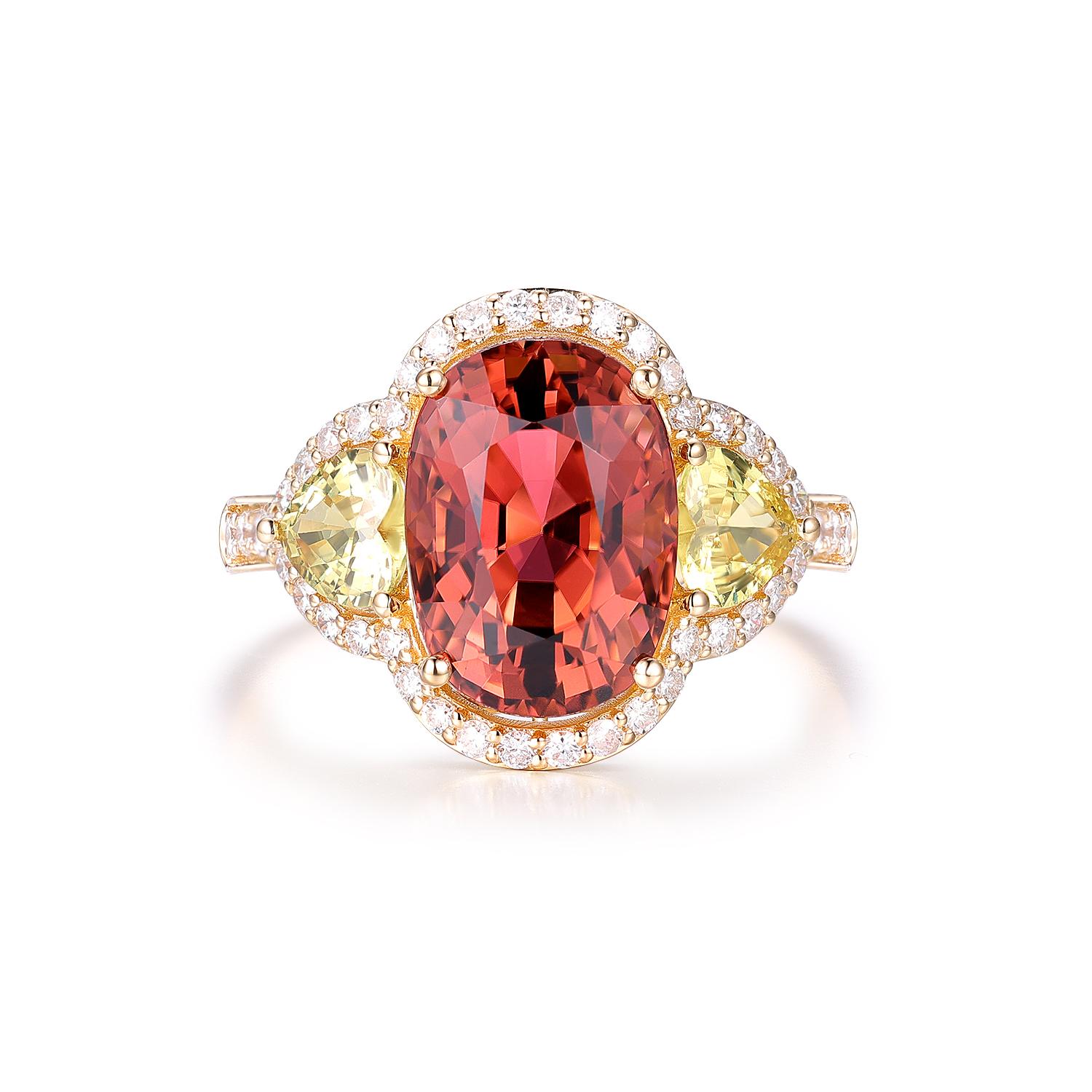 Ti presentiamo il nostro splendido anello in oro giallo 18 carati, con al centro un'affascinante tormalina da 4,95 carati. Questo squisito pezzo è stato progettato per farti risaltare tra la folla con il suo look elegante e sofisticato.

La