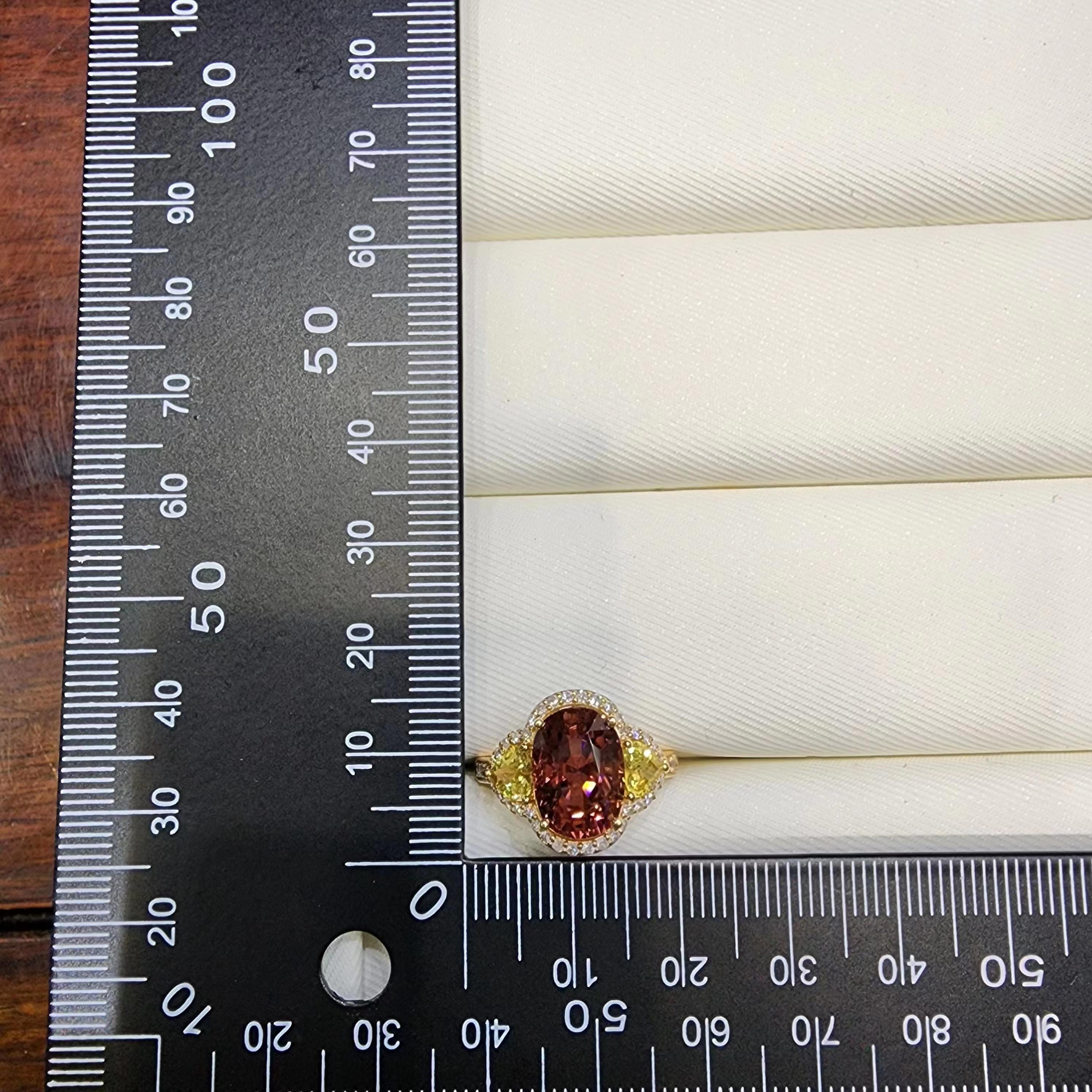 Art Déco Anello con tormalina, zaffiro giallo e diamante da 4,95 carati in oro giallo 18 carati in vendita