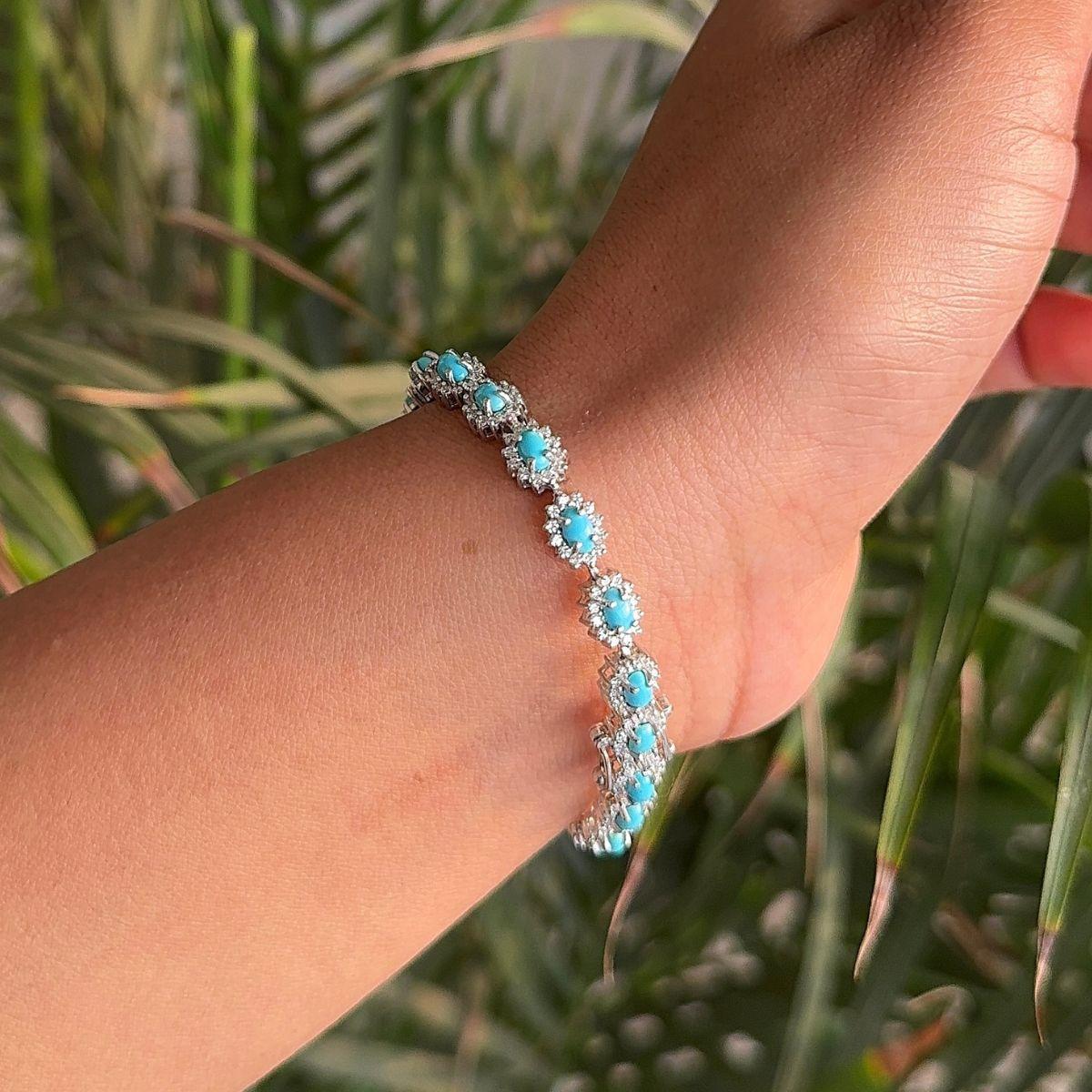 Women's 4.95 ct Turquoise Halo Cubic Zirconia Tennis Silver Bracelet Gift for Graduation For Sale