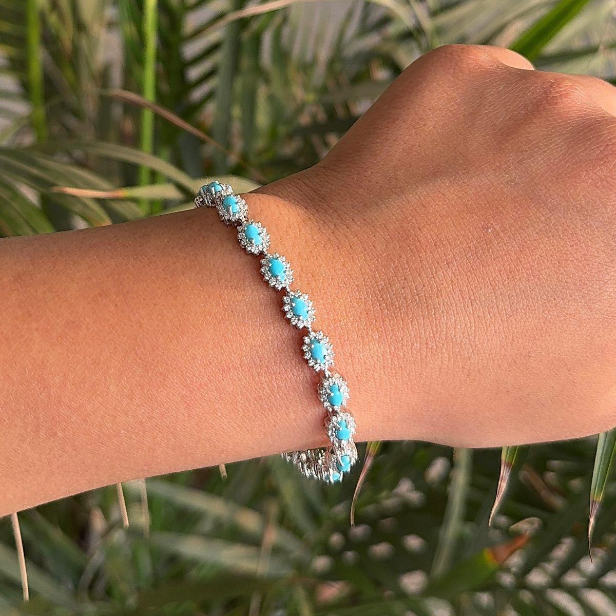 4.95 ct Turquoise Halo Cubic Zirconia Tennis Silver Bracelet Gift for Graduation For Sale 2