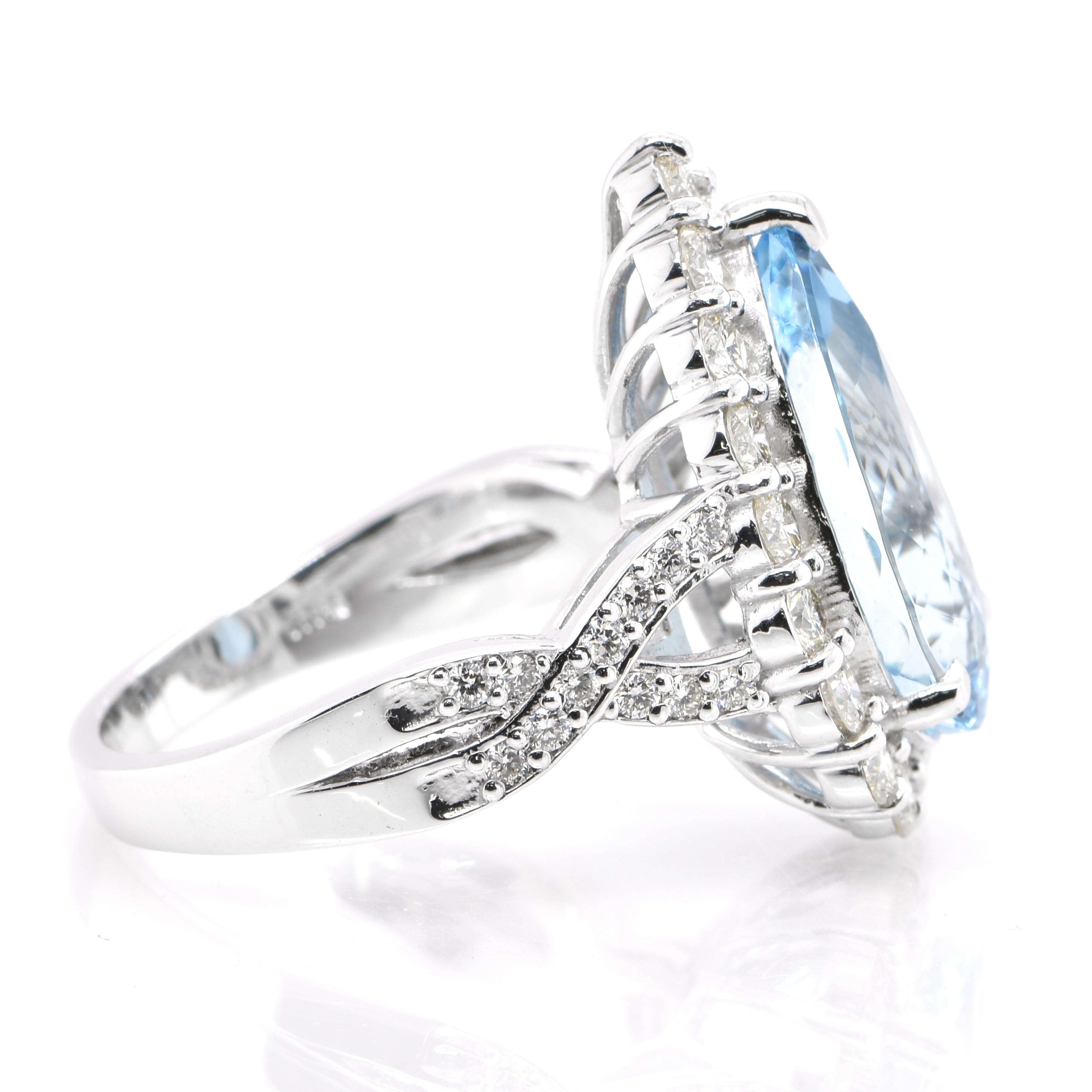 4.96 Carat Natural Aquamarine and Diamond Cocktail Ring Set in Platinum In New Condition In Tokyo, JP