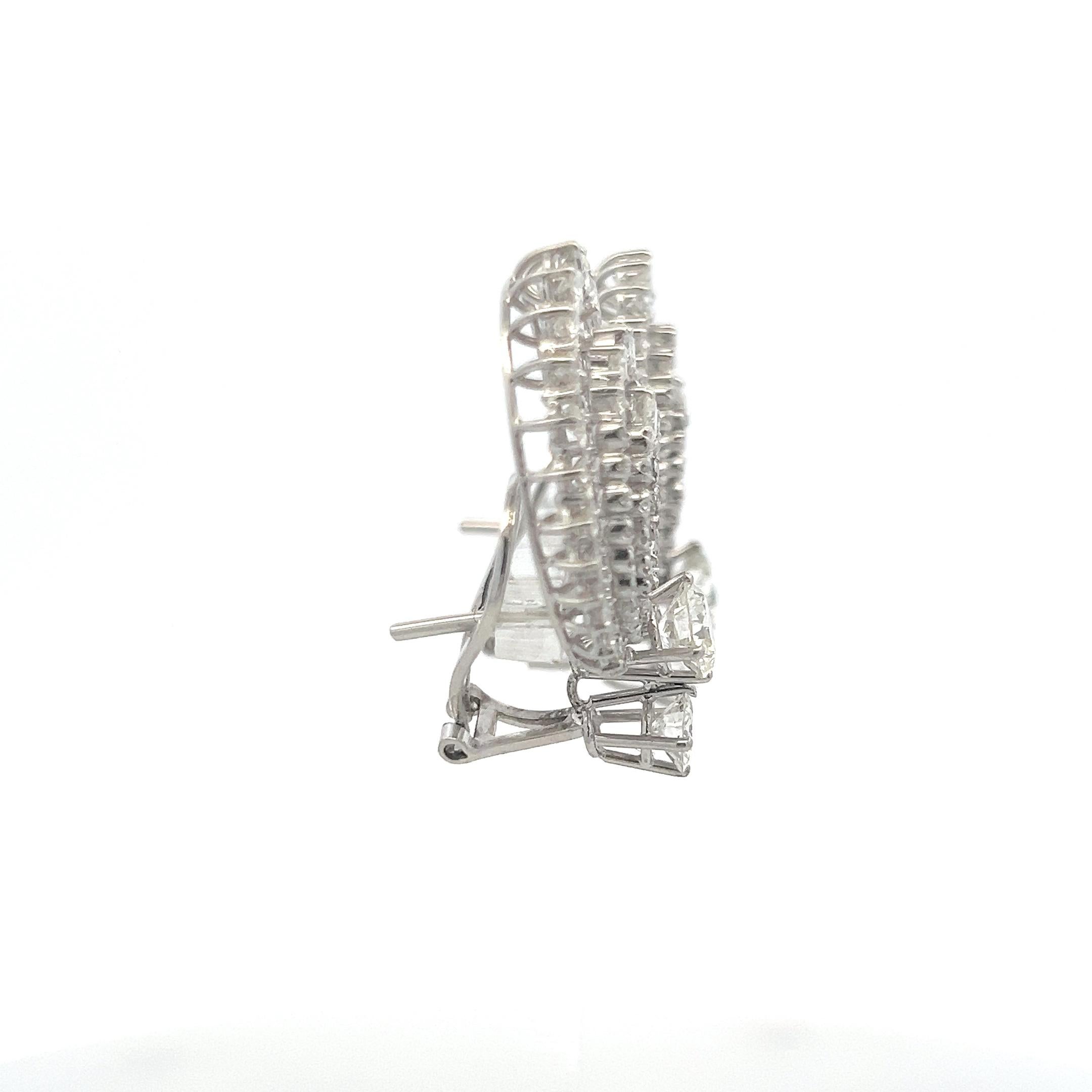 Titre :
Boucles d'oreilles à clip en or blanc 18 carats 4.96 carats diamant rond brillant G VS
Le style :
Clip On
Métal :
Or blanc 18 carats
Pierre précieuse 1 :
Diamant de 4,96 carats
Nombre de pierres :
128
Couleur :
G
La clarté :
VS
Forme