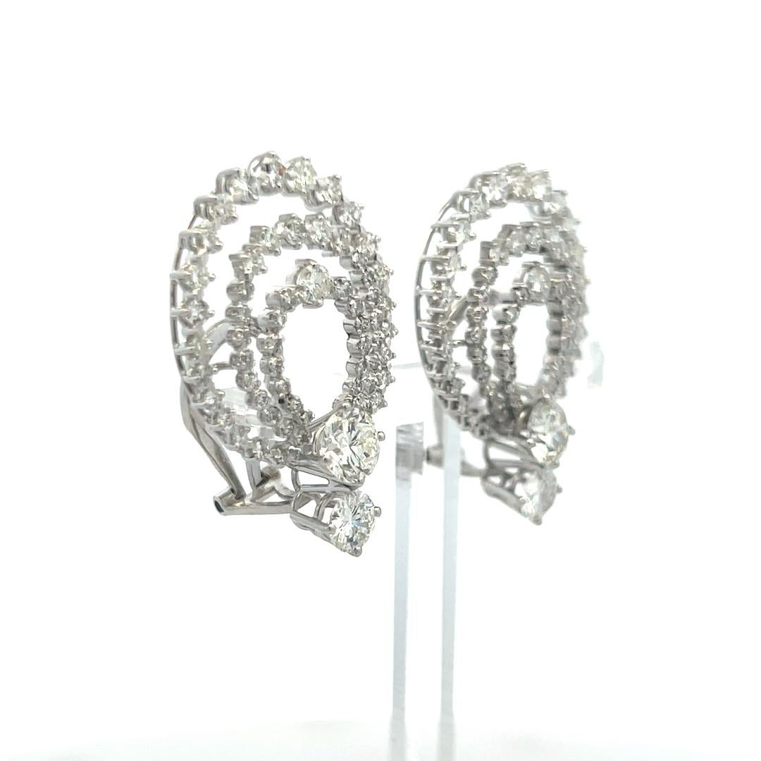 Boucles d'oreilles à clip en or blanc 18 carats 4.96 carats diamant rond brillant G VS en vente 1