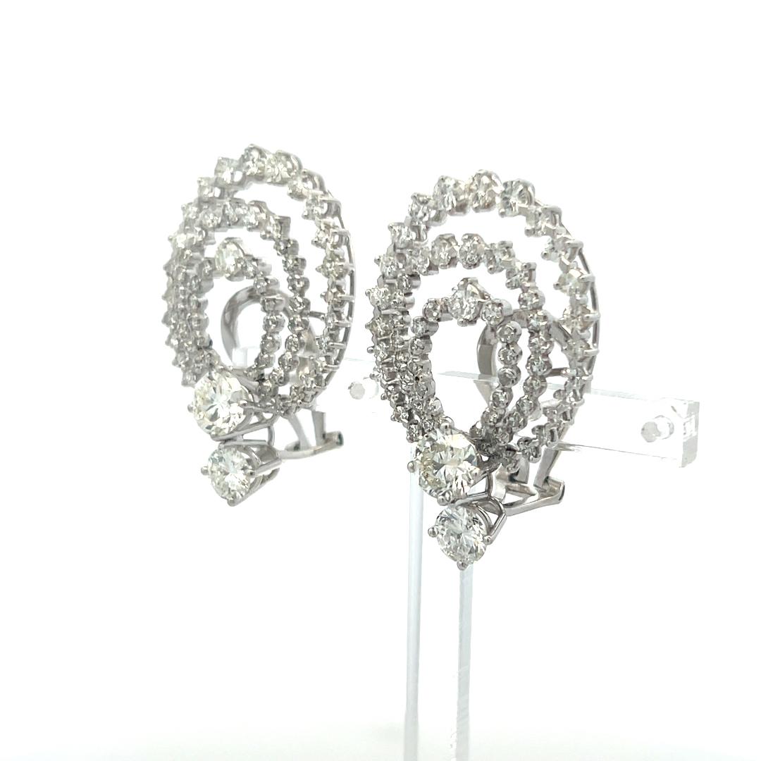 Boucles d'oreilles à clip en or blanc 18 carats 4.96 carats diamant rond brillant G VS en vente 2
