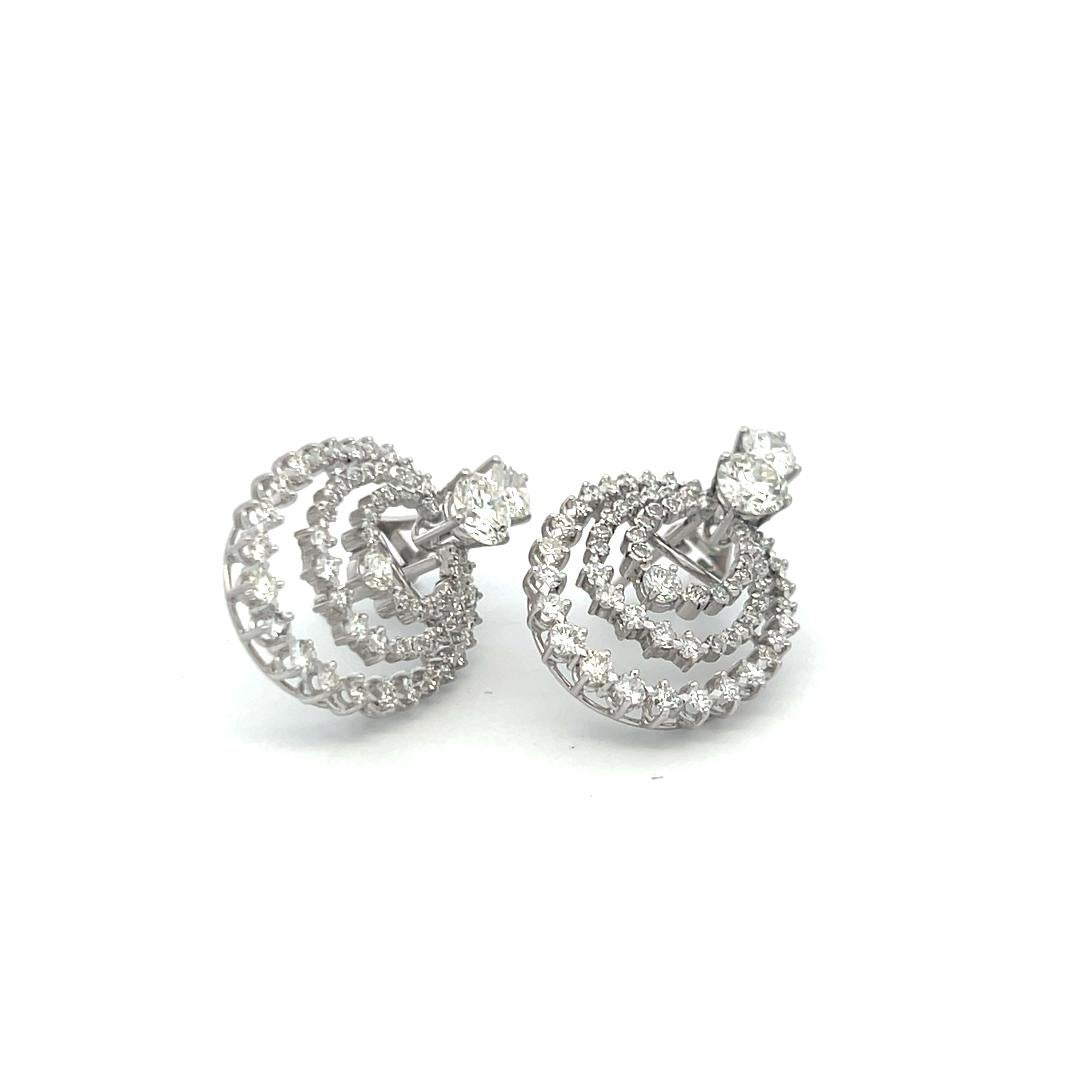 Boucles d'oreilles à clip en or blanc 18 carats 4.96 carats diamant rond brillant G VS en vente 4