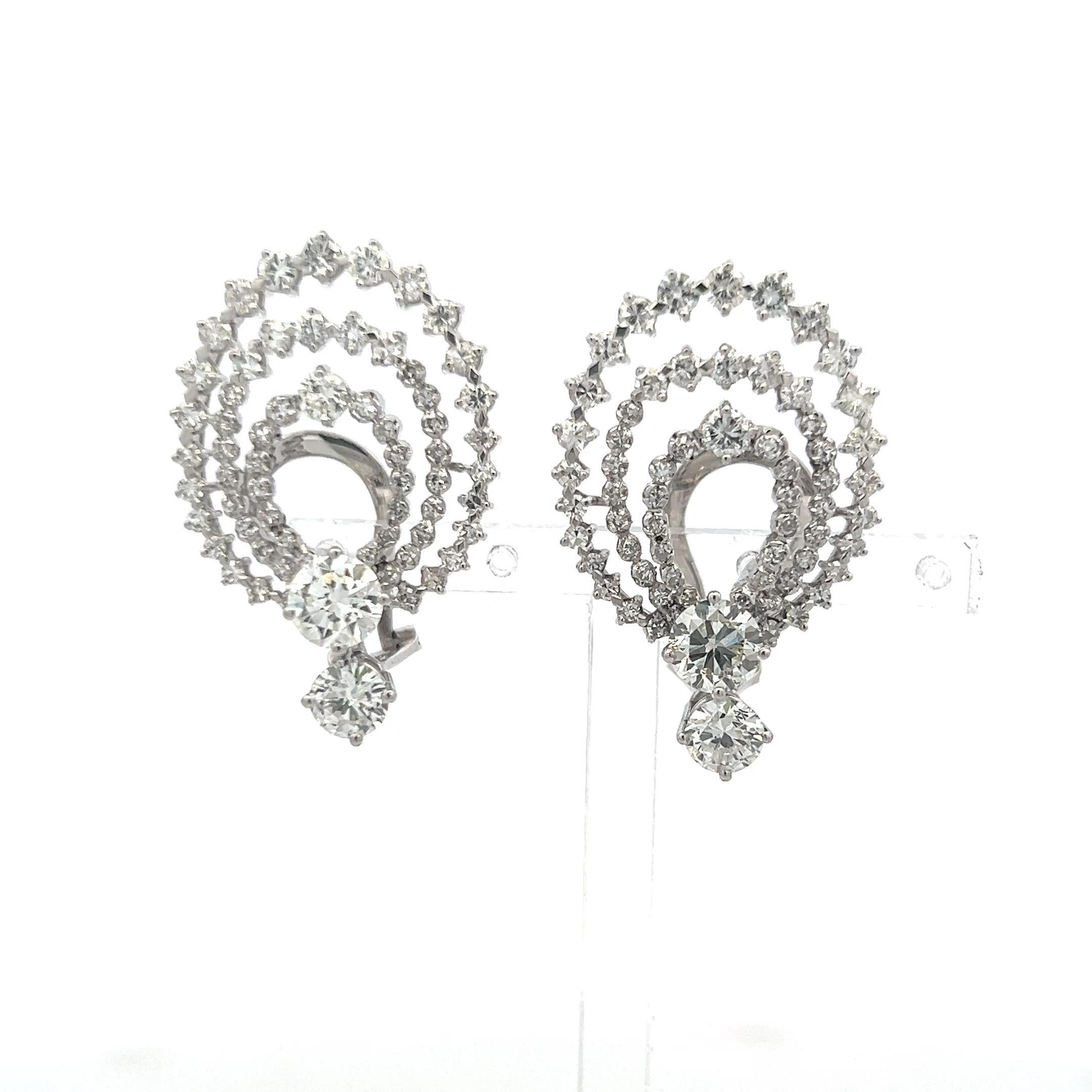 Boucles d'oreilles à clip en or blanc 18 carats 4.96 carats diamant rond brillant G VS