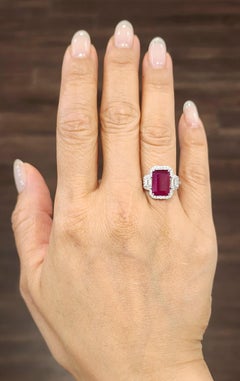 Anillo de rubíes y diamantes de 4,96 quilates certificados sin calor