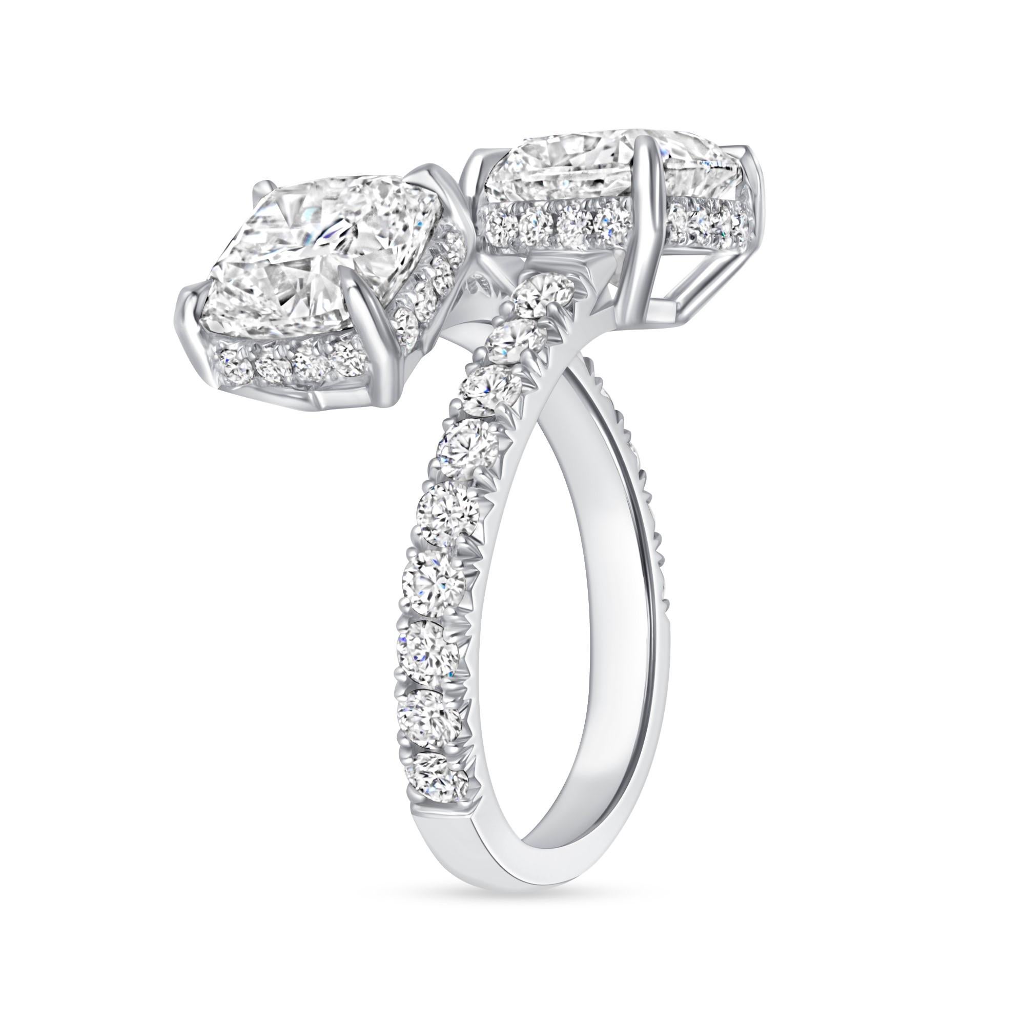 Taille coussin 4.96CTW Toi Et Moi Hidden Halo Cushion Diamond Ring en platine en vente