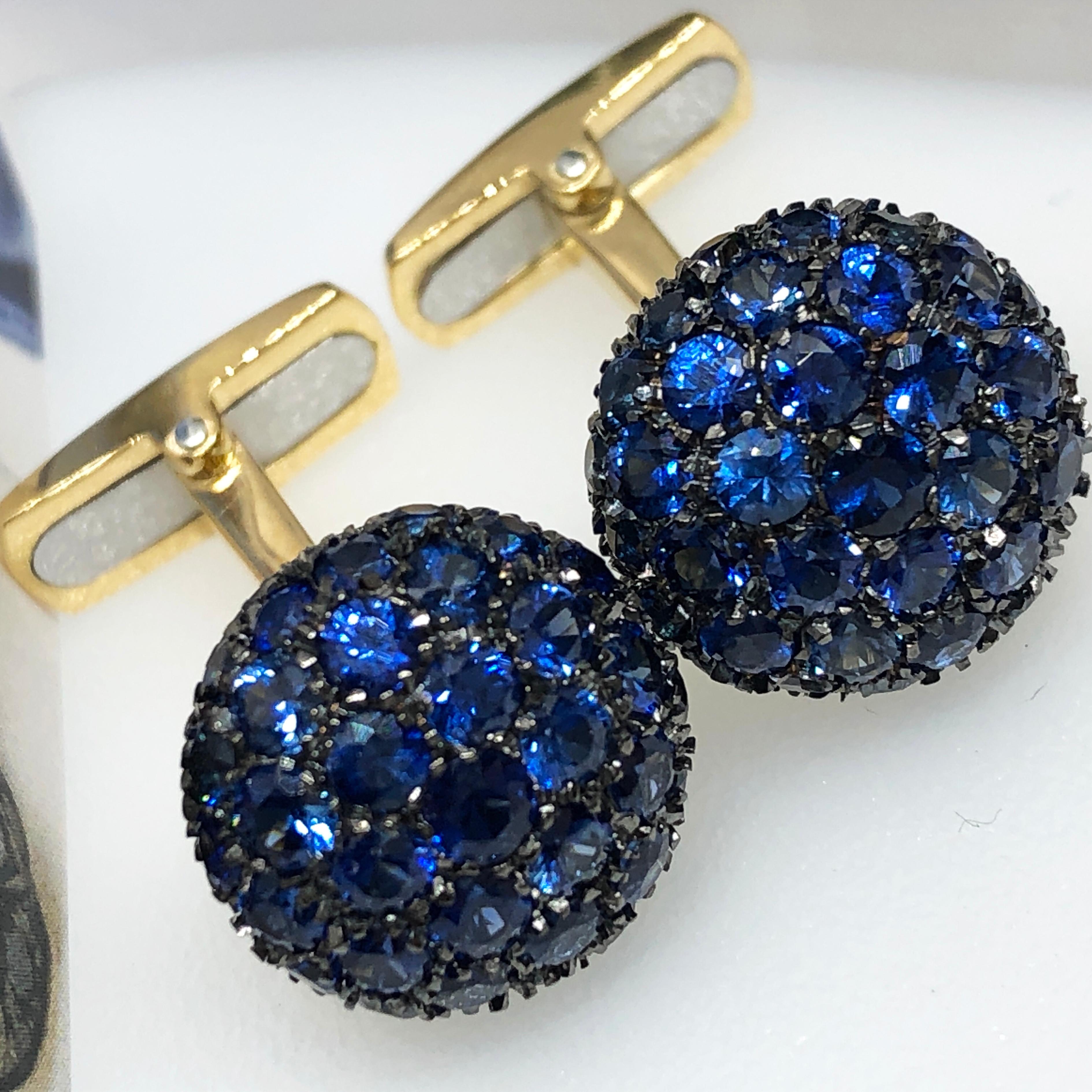 Berca 4.97 Carat Natural Blue Sapphire Black Yellow Gold T-Bar Back Cufflinks In New Condition In Valenza, IT