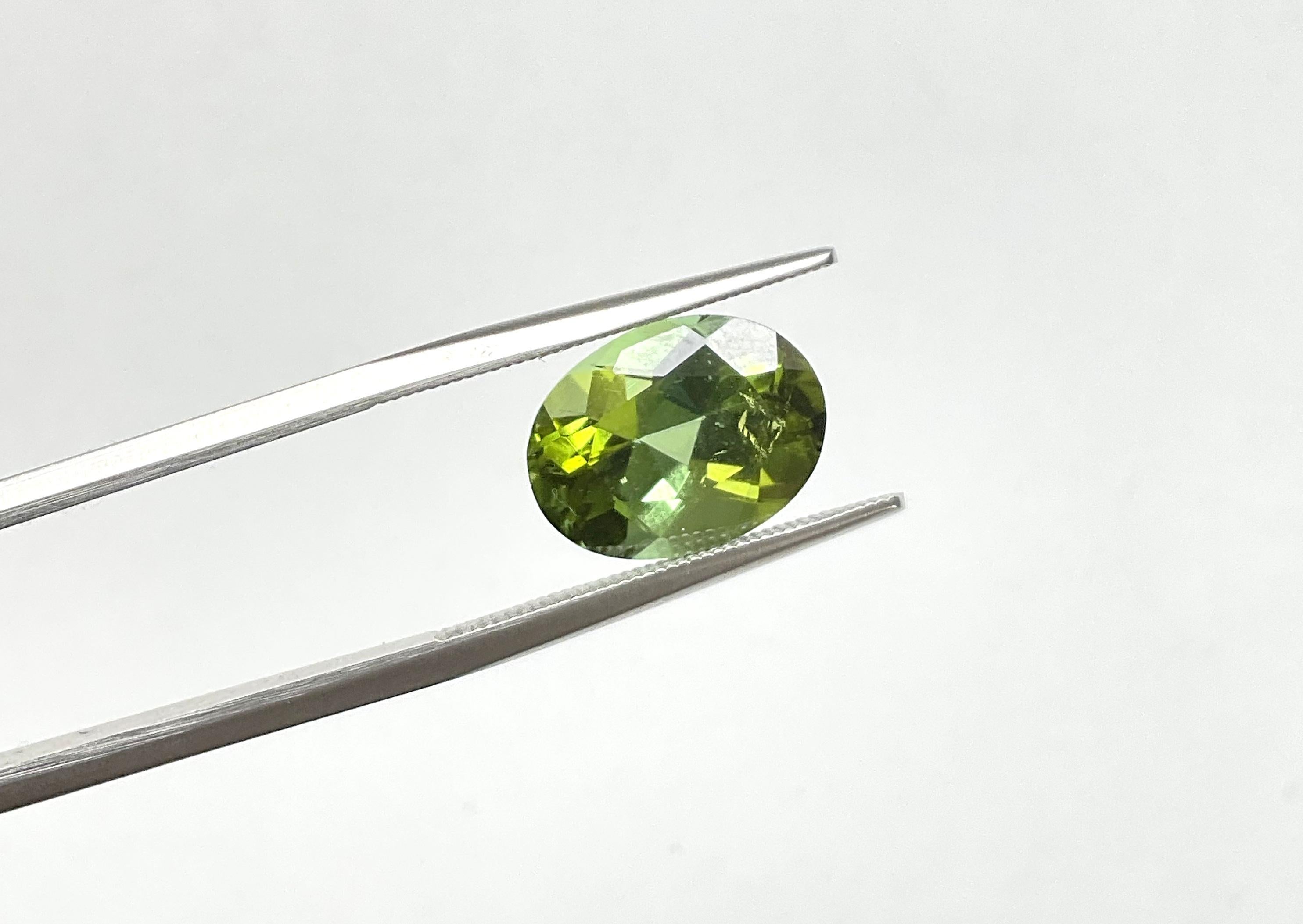 4.97 Carats Green Tourmaline Oval Faceted cutstone Fine Jewelry Natural Gemstone In New Condition For Sale In Jaipur, RJ