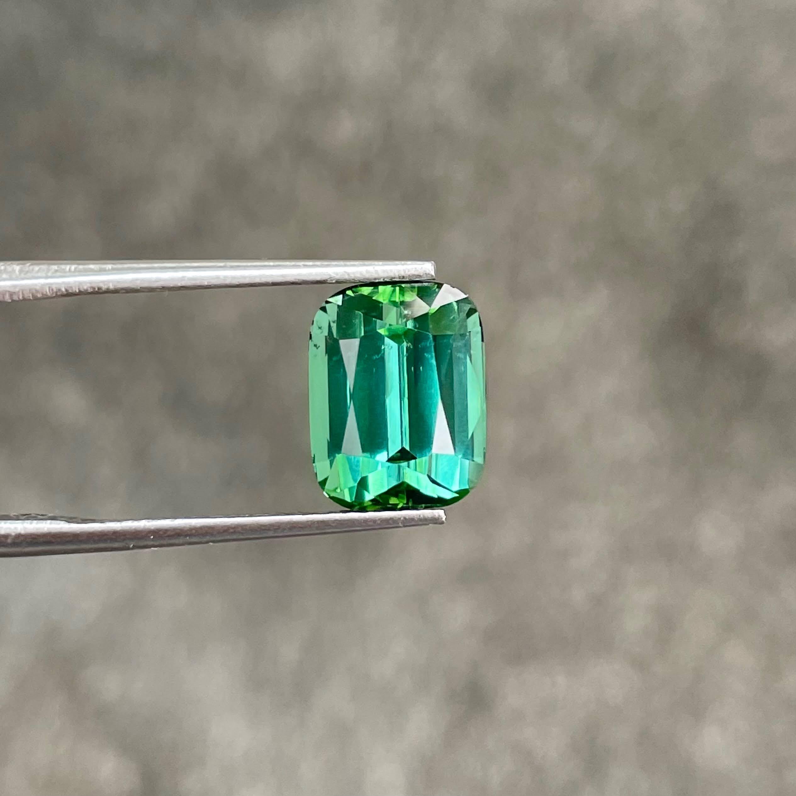 4.97 carats Greenish Blue Loose Tourmaline Cushion Cut Natural Afghani Gemstone In New Condition For Sale In Bangkok, TH