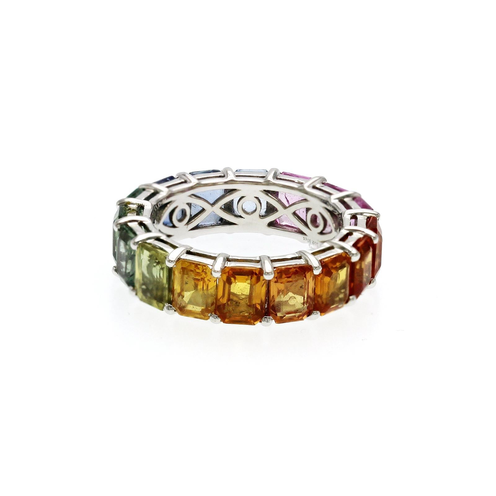 4,97 CT Multicolor Saphir in 18K Weißgold Band Ring Größe 5,5 im Angebot 1