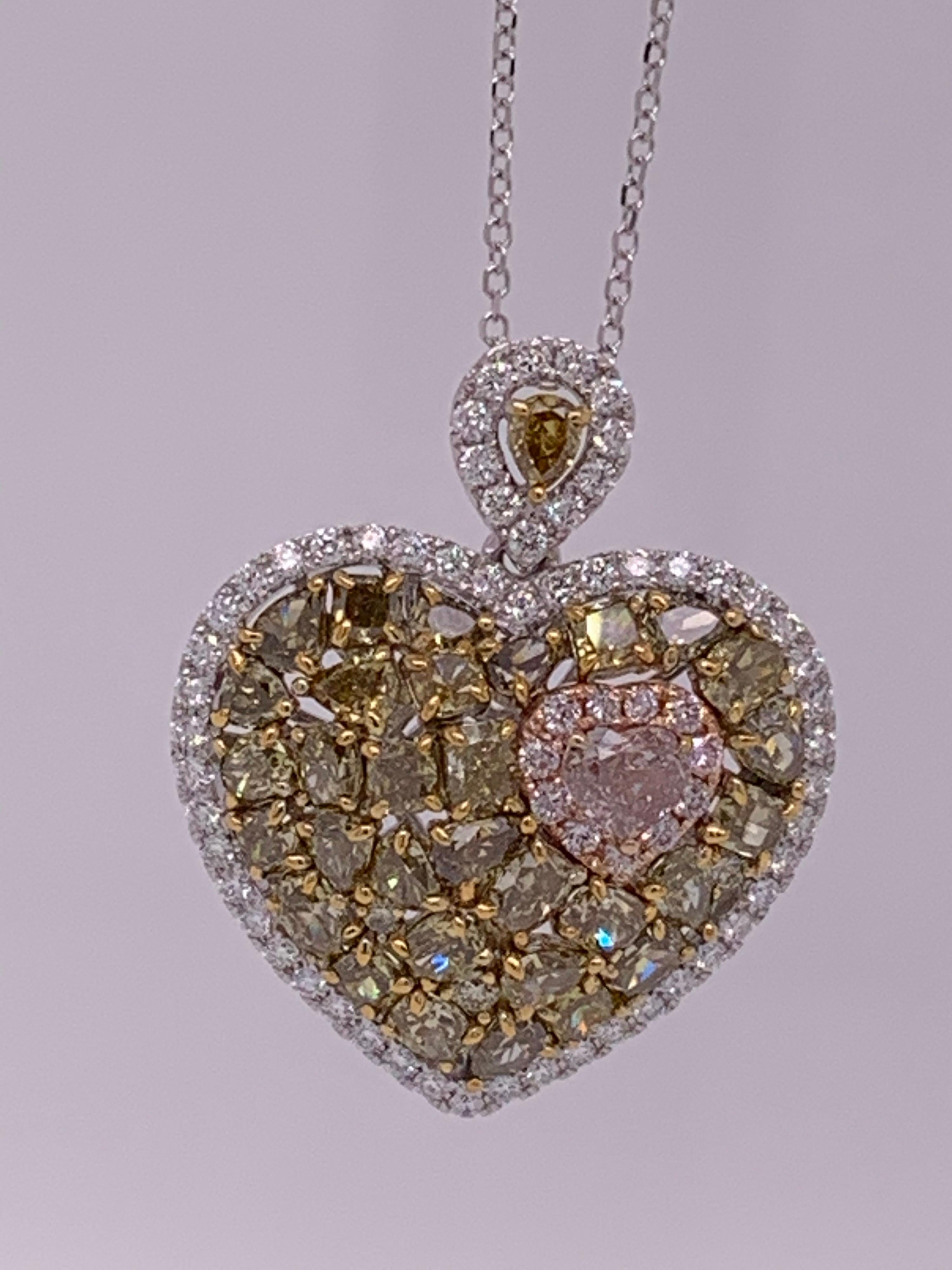 Artisan 4.98 Carat Green, Pink and White Diamond Heart Pendant For Sale