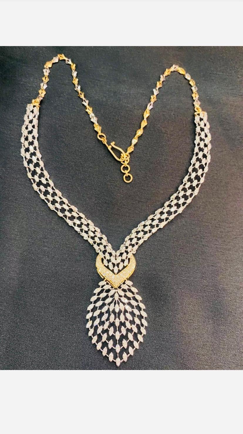4.98 Carat Natural Diamonds Gold Fashion Neckace For Sale 1